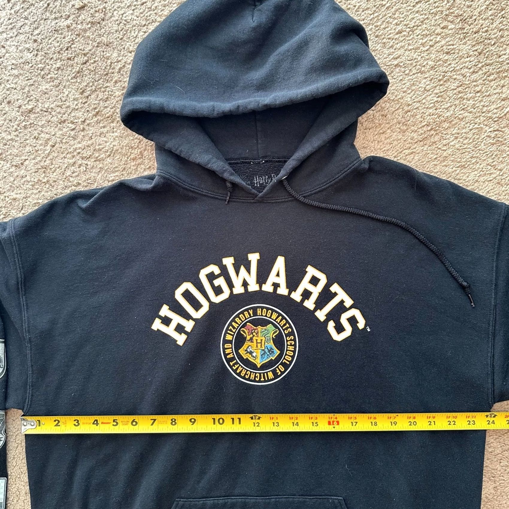 Vintage Harry Potter Hogwarts Pullover Hoodie Sweatshirt Mens XL Red Wizardry School of Witchcraft Size US XL / EU 56 / 4 - 6 Thumbnail
