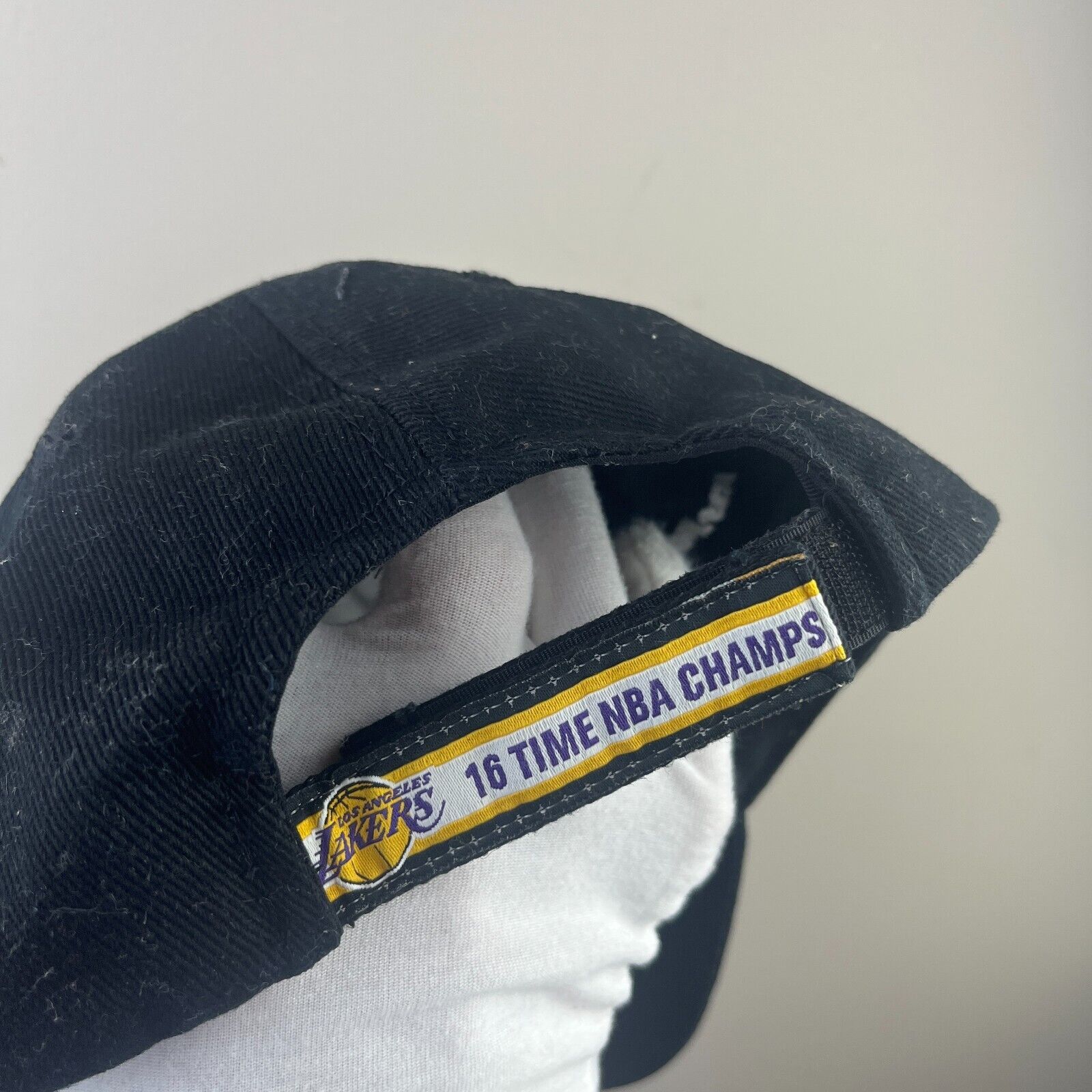 Adidas × Vintage Vintage Adidas NBA Los Angeles Lakers Strap Back Hat 16 time Size ONE SIZE - 4 Thumbnail