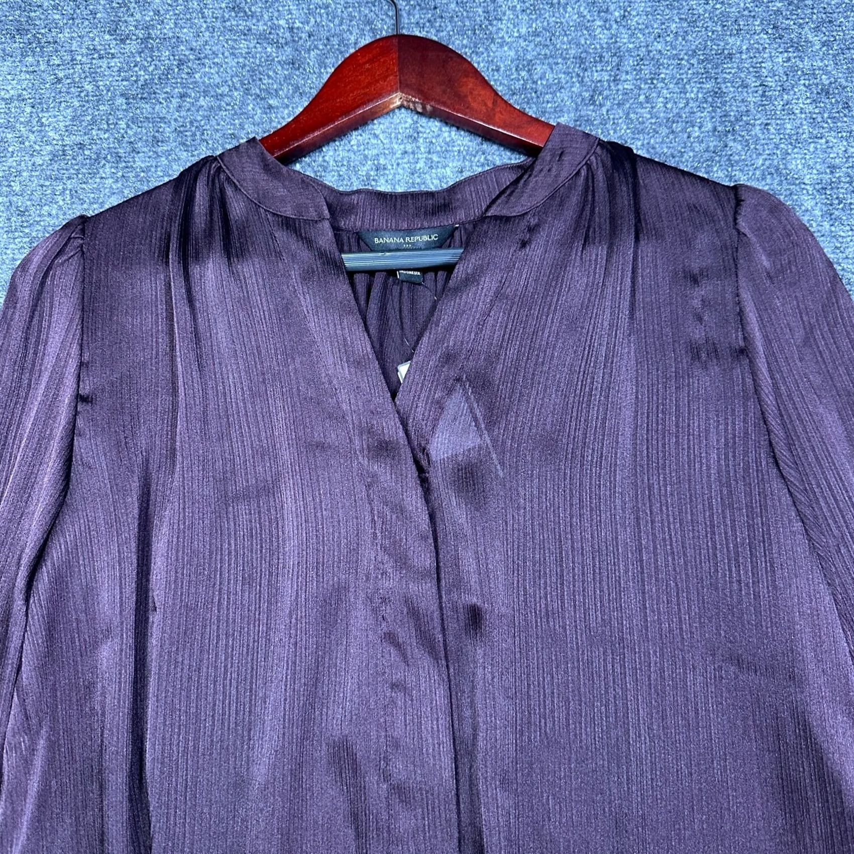Banana Republic VINTAGE Banana Republic Top Womens XS Blouse Dark Purple Shirred Hidden Buttons NEW Size XS / US 0-2 / IT 36-38 - 6 Thumbnail