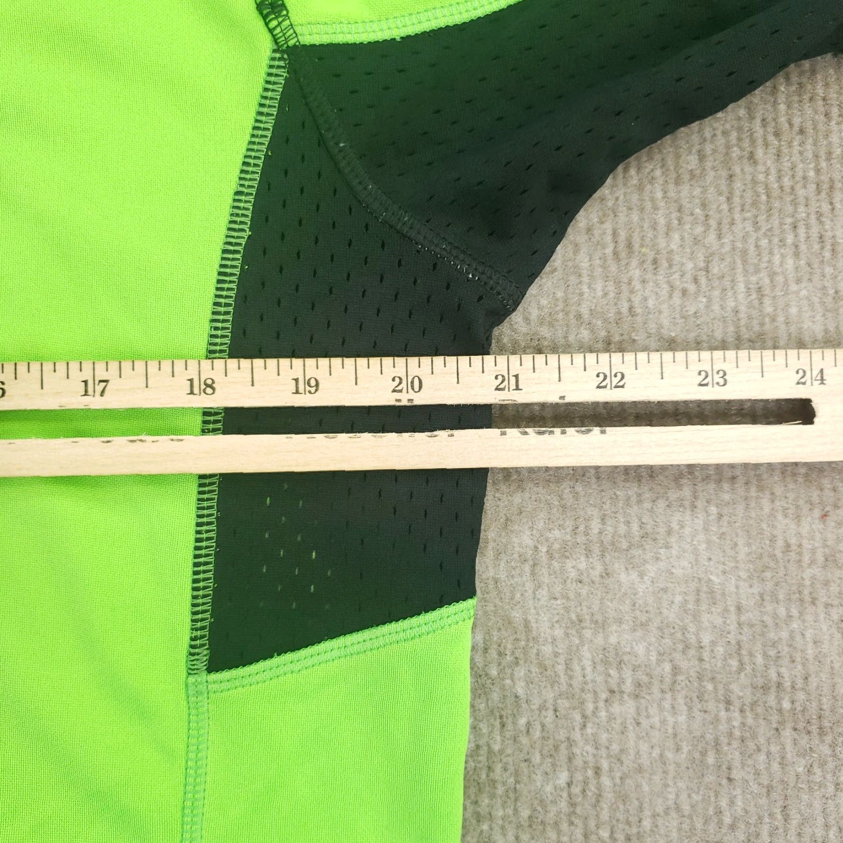 Avia Avia Running Shirt Mens Medium Green Black Mesh Short Sleeve Activewear Size US M / EU 48-50 / 2 - 3 Thumbnail