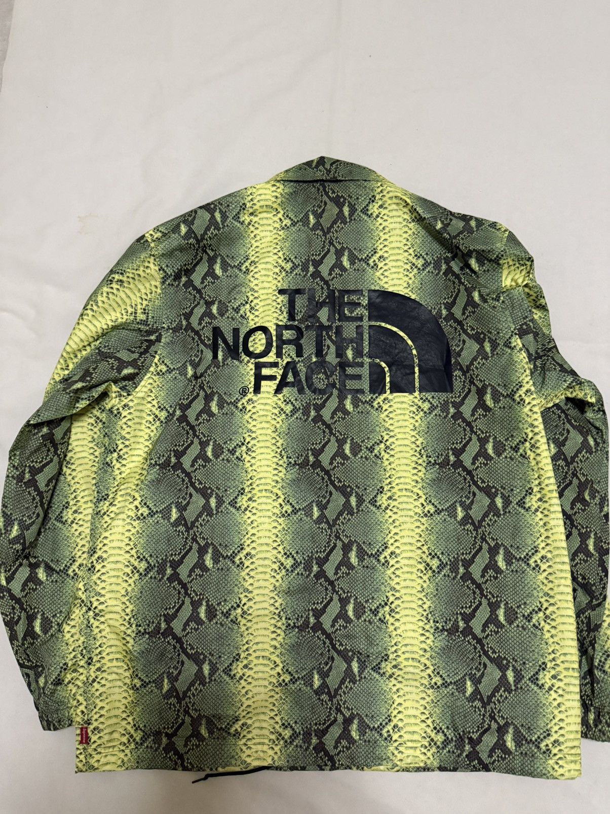 Supreme × The North Face Supreme tnf the north face snakeskin taped seam coach Jacket Size US M / EU 48-50 / 2 - 2 Thumbnail