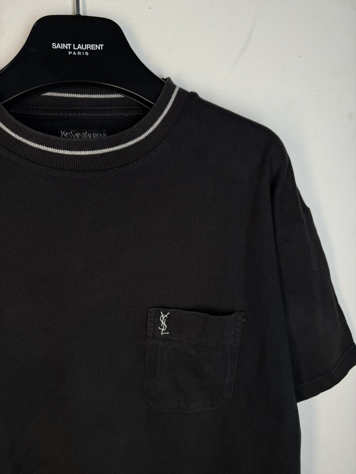 Yves Saint Laurent 90s Black YSL T-shirt Size US L / EU 52-54 / 3 - 13 Thumbnail