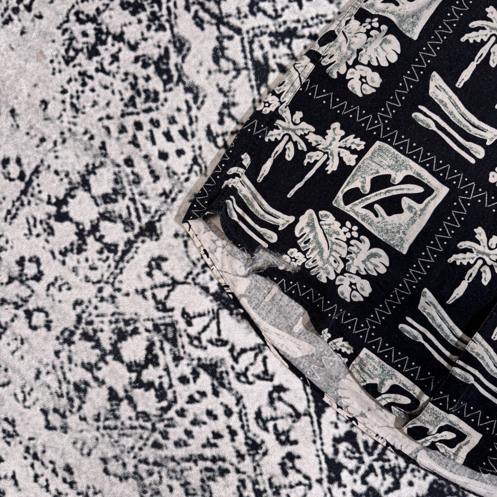 Vintage Vintage Black White Cotton Silk Shirt Size L 90s Hawaii Y2K Size US L / EU 52-54 / 3 - 6 Thumbnail