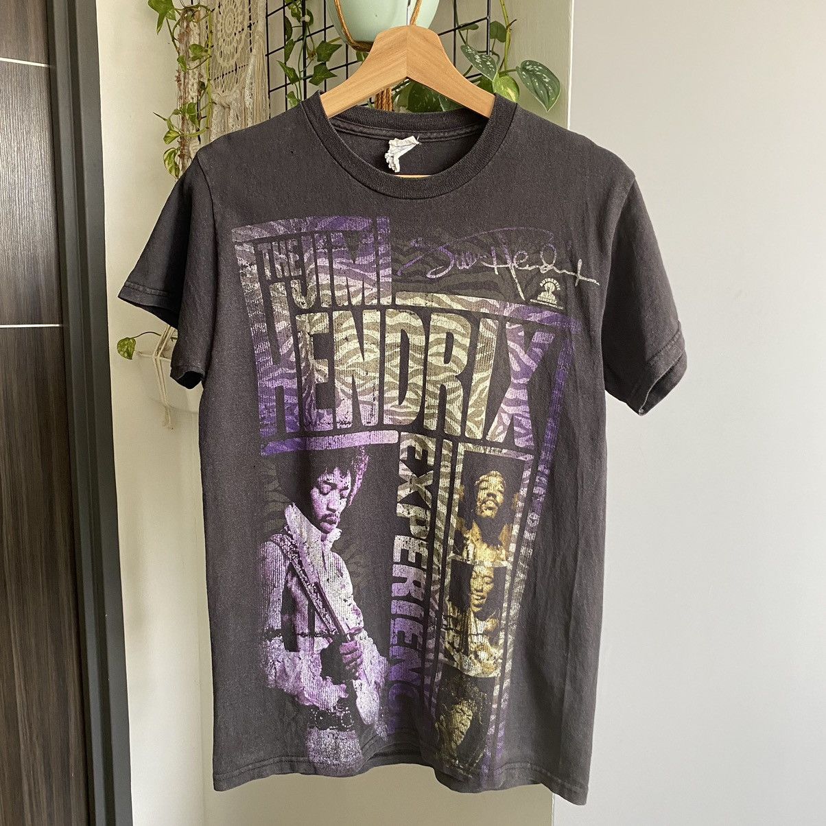 Jimi Hendrix Thrashed Faded Vintage Y2K Jimi Hendrix ERD GRUNGE GRAIL TEE Size US S / EU 44-46 / 1 - 1 Thumbnail