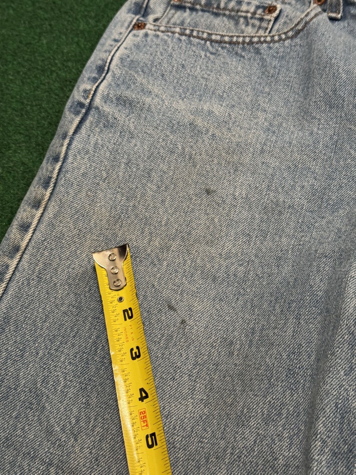 Levi's Vintage Clothing Vintage Levi’s 550 Relaxed Light Wash 32x34 Grunge Jeans Size US 32 / EU 48 - 10 Thumbnail