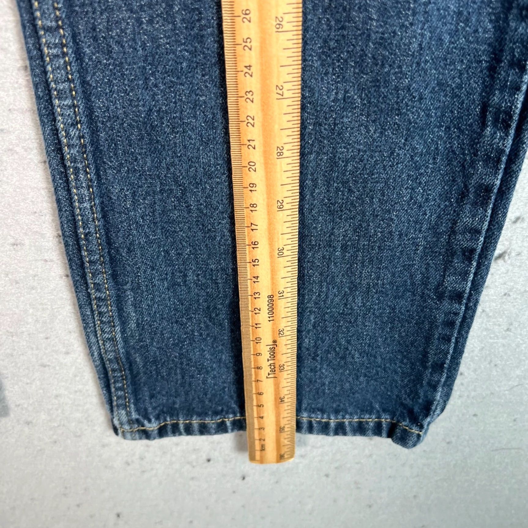 Levi's VINTAGE Levis 505 Womens Size 16 Straight Denim Medium Wash Blue Jeans Size 38" / US 16 / IT 52 - 6 Thumbnail