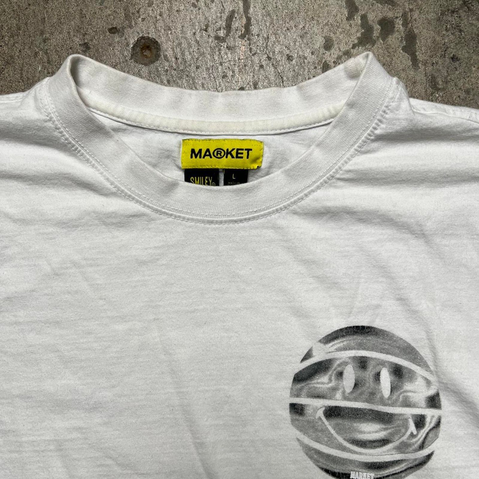 Market White Chinatown market basketball smiley shirt size L. Size US L / EU 52-54 / 3 - 3 Thumbnail