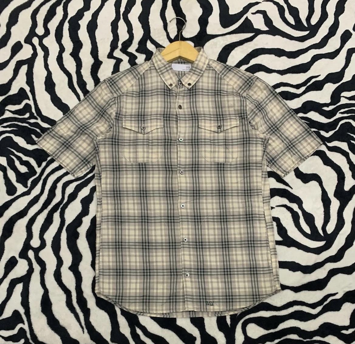Undercover Uniqlo x Undercover Short Sleeve Shirt Size US S / EU 44-46 / 1 - 1 Thumbnail