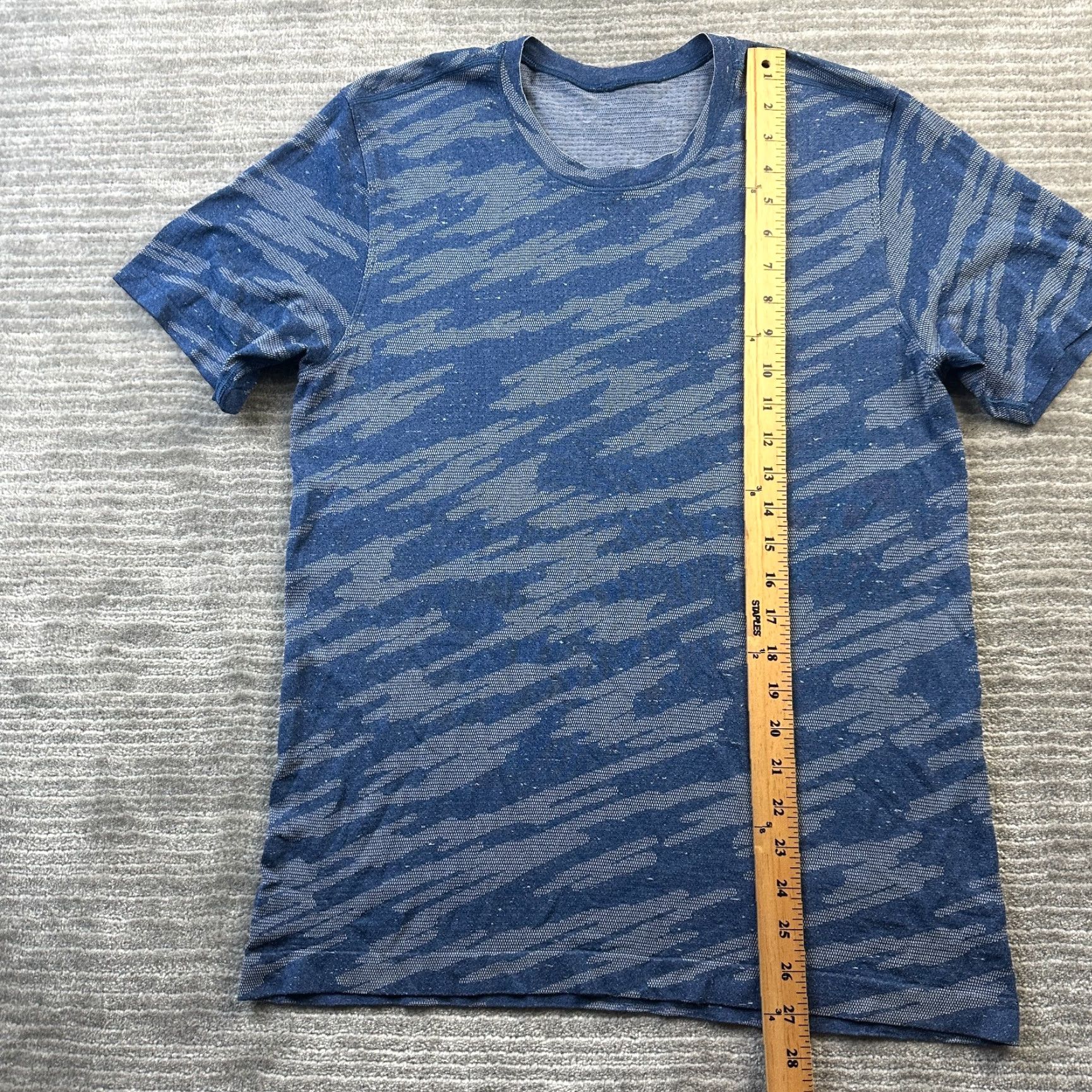 Lululemon Lululemon Shirt Medium Blue Camouflage Metal Vent Breathe Short Sleeve Gym Mens Size US M / EU 48-50 / 2 - 8 Thumbnail