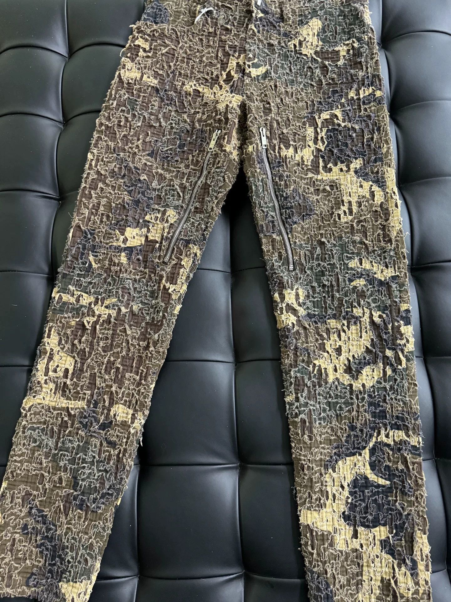 Givenchy Givenchy Distressed Denim Pants Size US 32 / EU 48 - 1 Thumbnail