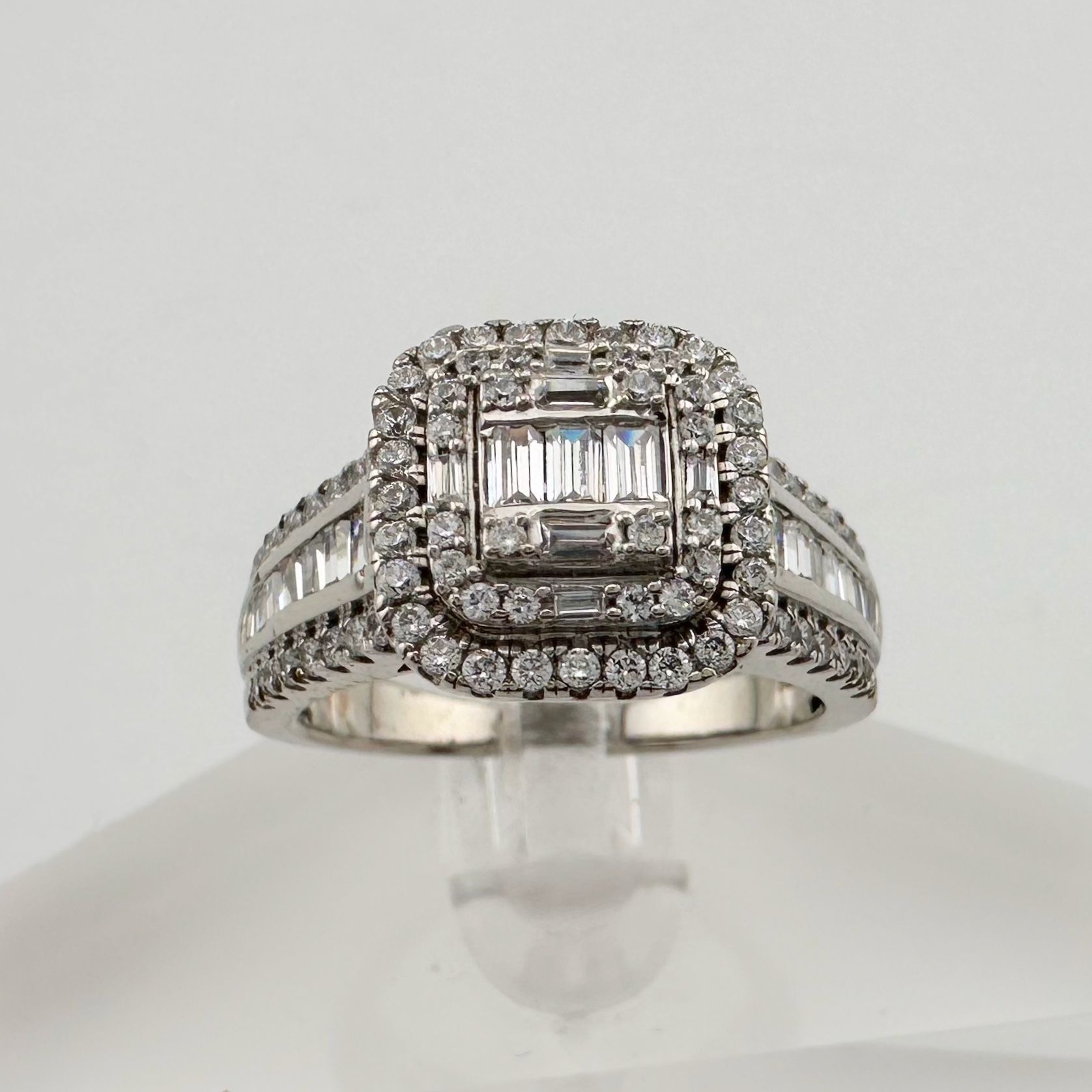 Other Elegant 2 Carat Lab Created White Topaz Ring Size 7 Size ONE SIZE - 6 Thumbnail