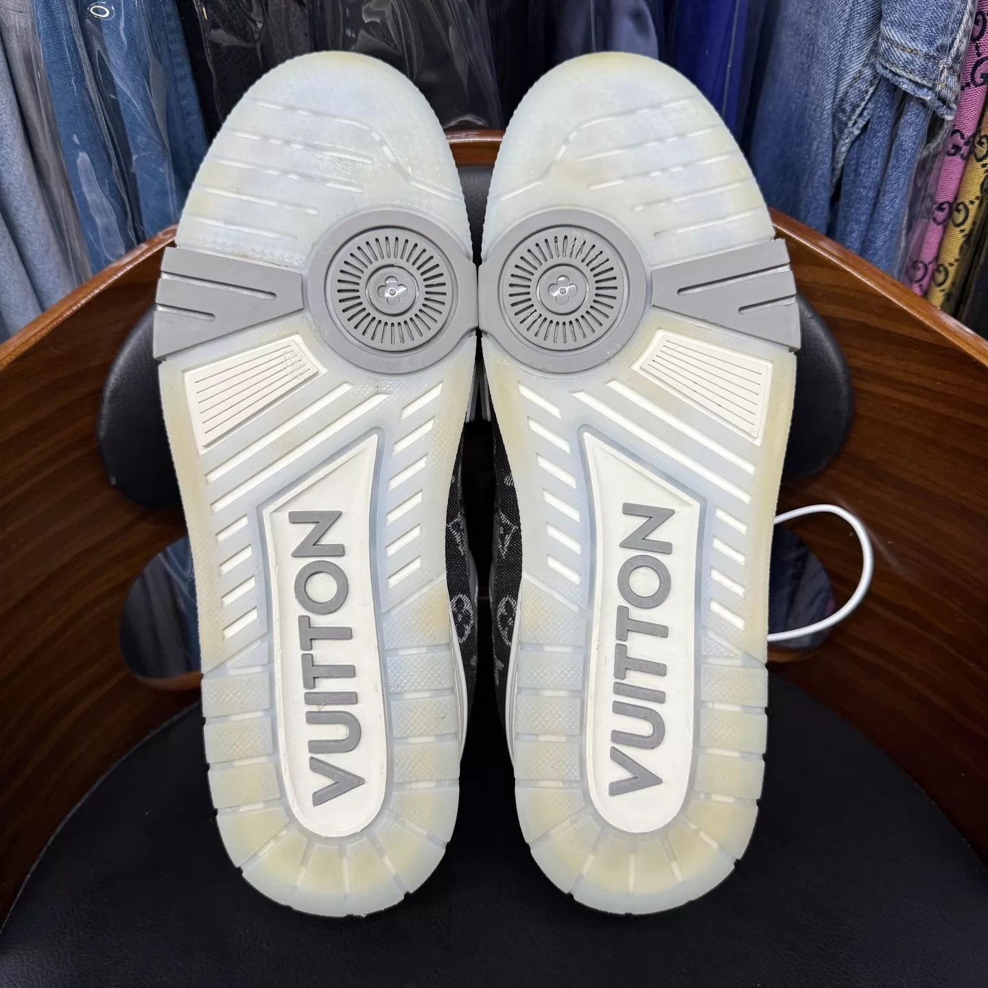 Louis Vuitton LV Trainer Gray White Monogram Denim 8/42 98 New Size US 9 / EU 42 - 9 Thumbnail