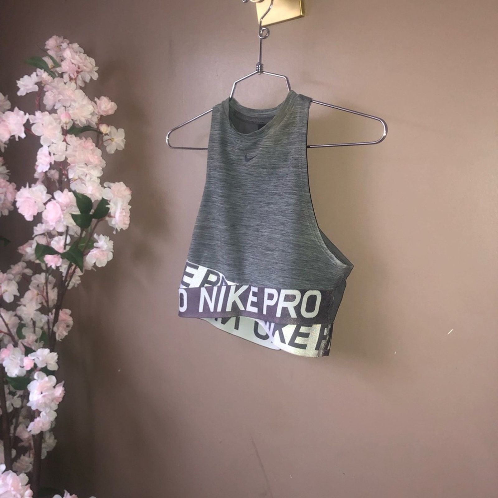 Nike Nike pro sports bra with criss cross bottom. Size S / US 4 / IT 40 - 3 Thumbnail