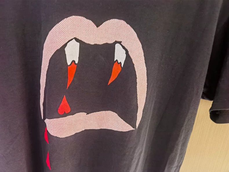 Saint Laurent Paris Saint Laurent Paris Blood tooth short sleeve T-shirt Size S / US 4 / IT 40 - 2 Thumbnail