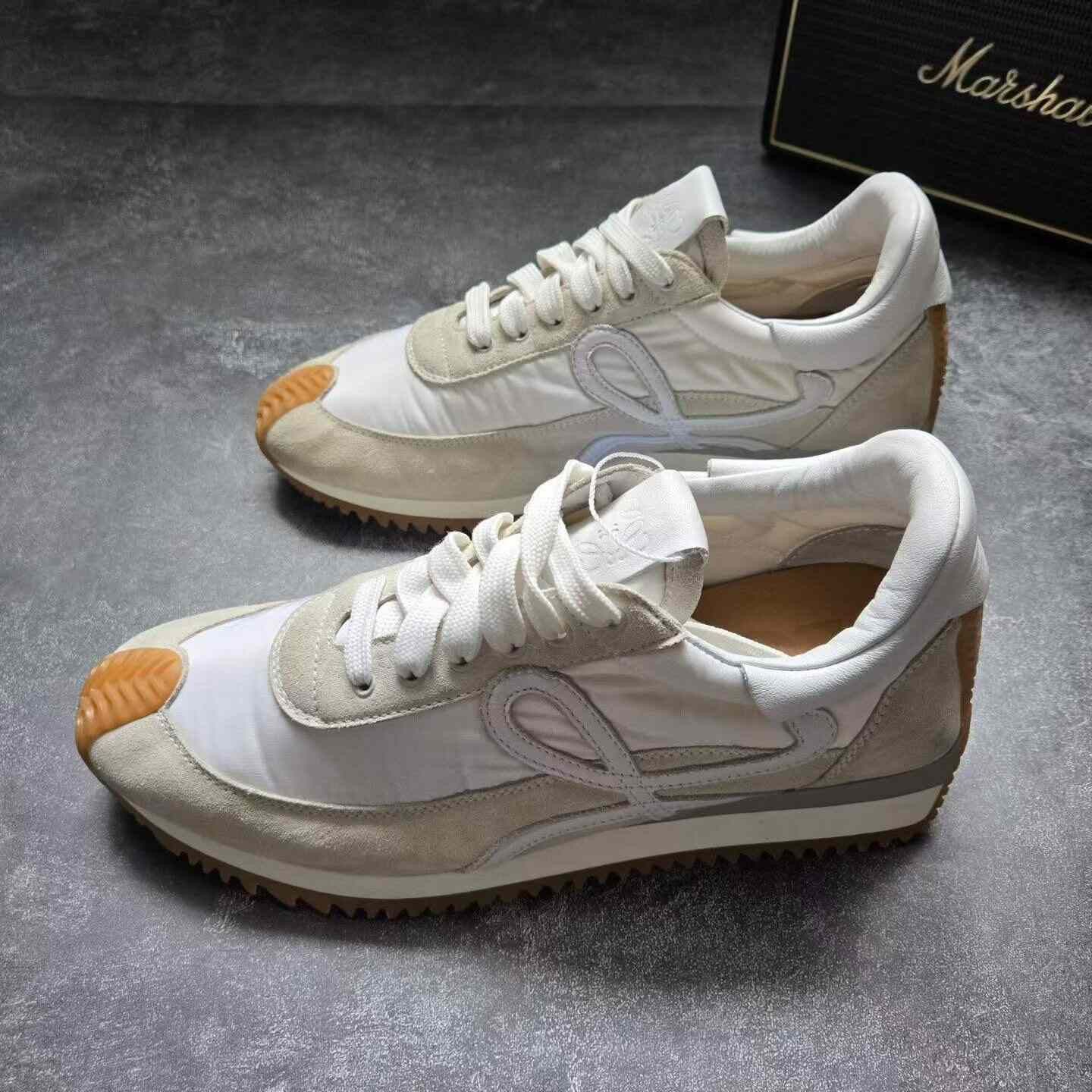 Balenciaga Balenciaga Running White Lowtop Sneakers 38 Women Size US 7.5 / IT 37.5 - 1 Thumbnail