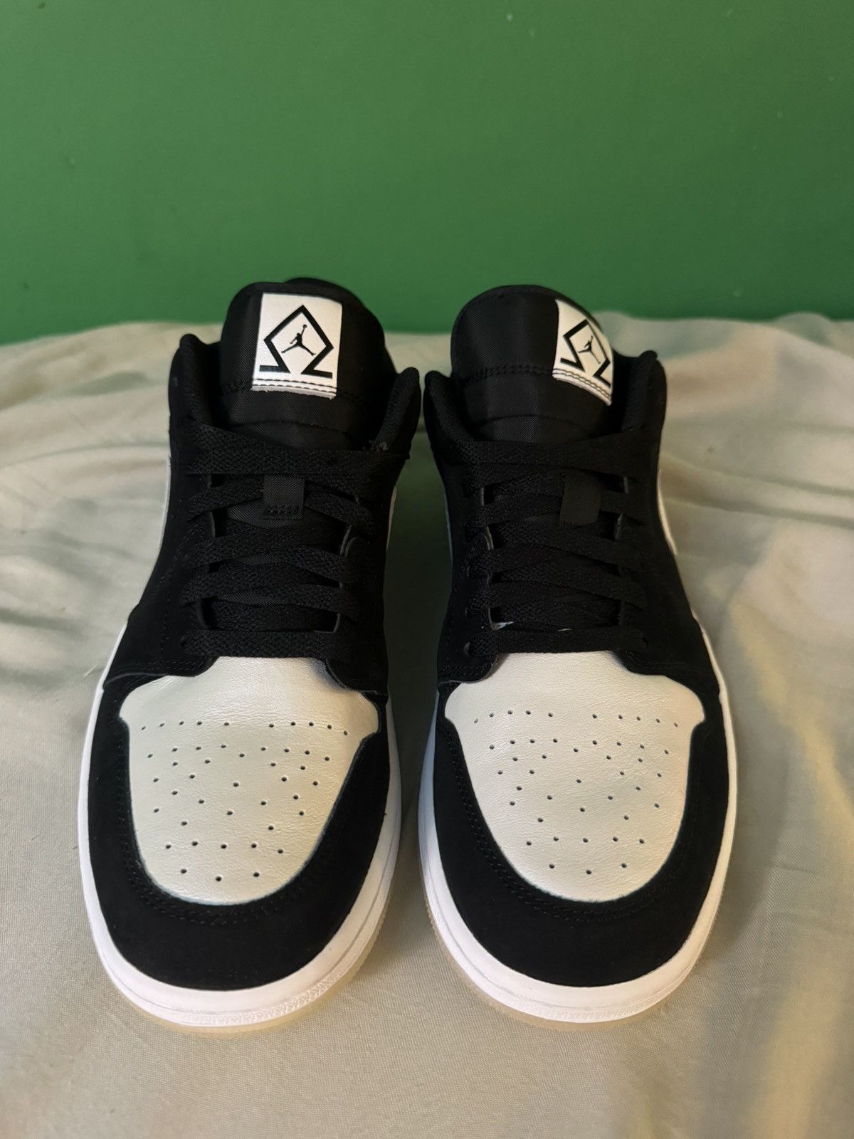 Jordan Brand Jordan 1 low diamond shorts 2022 Size US 11.5 / EU 44-45 - 4 Thumbnail