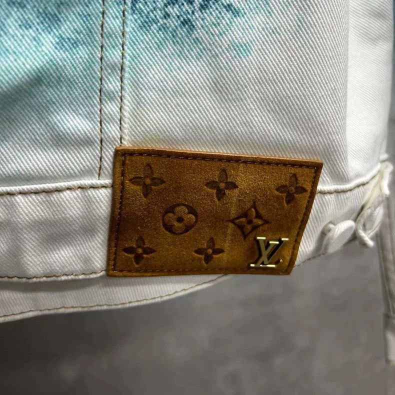 Louis Vuitton Louis Vuitton White and green gradient print logo denim ja Size US S / EU 44-46 / 1 - 4 Thumbnail