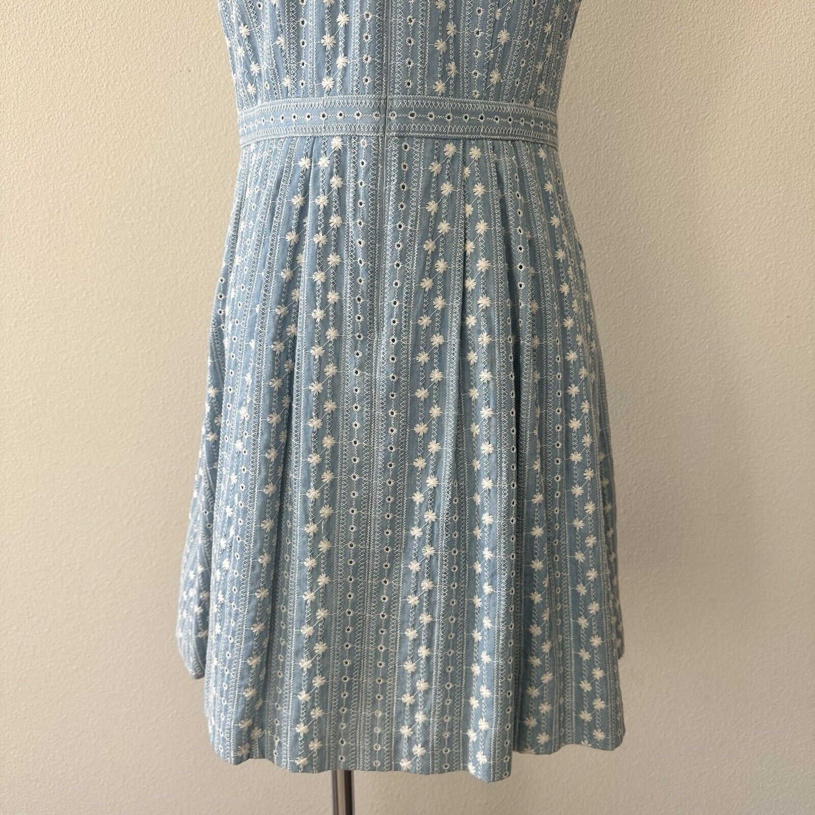Other Gal Meets Glam Embroidered Chambray A-Line Blue Dress US 4 Size S / US 4 / IT 40 - 7 Thumbnail