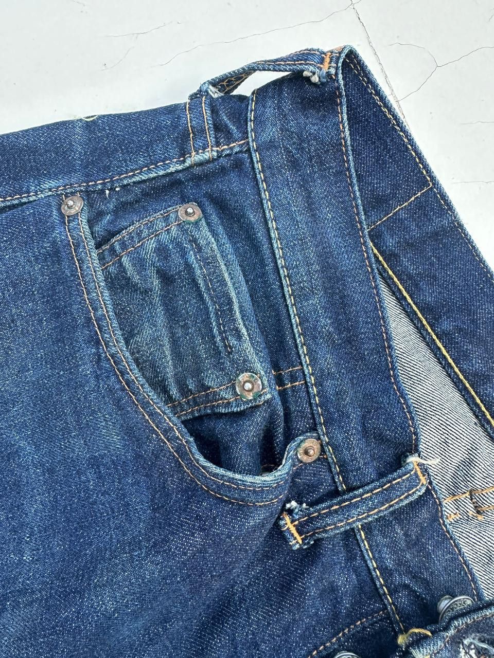 Levi's Vintage Clothing Early 1950s Levi’s 501XX Big E V-Stitch / J-Stamped Button Size US 32 / EU 48 - 7 Thumbnail