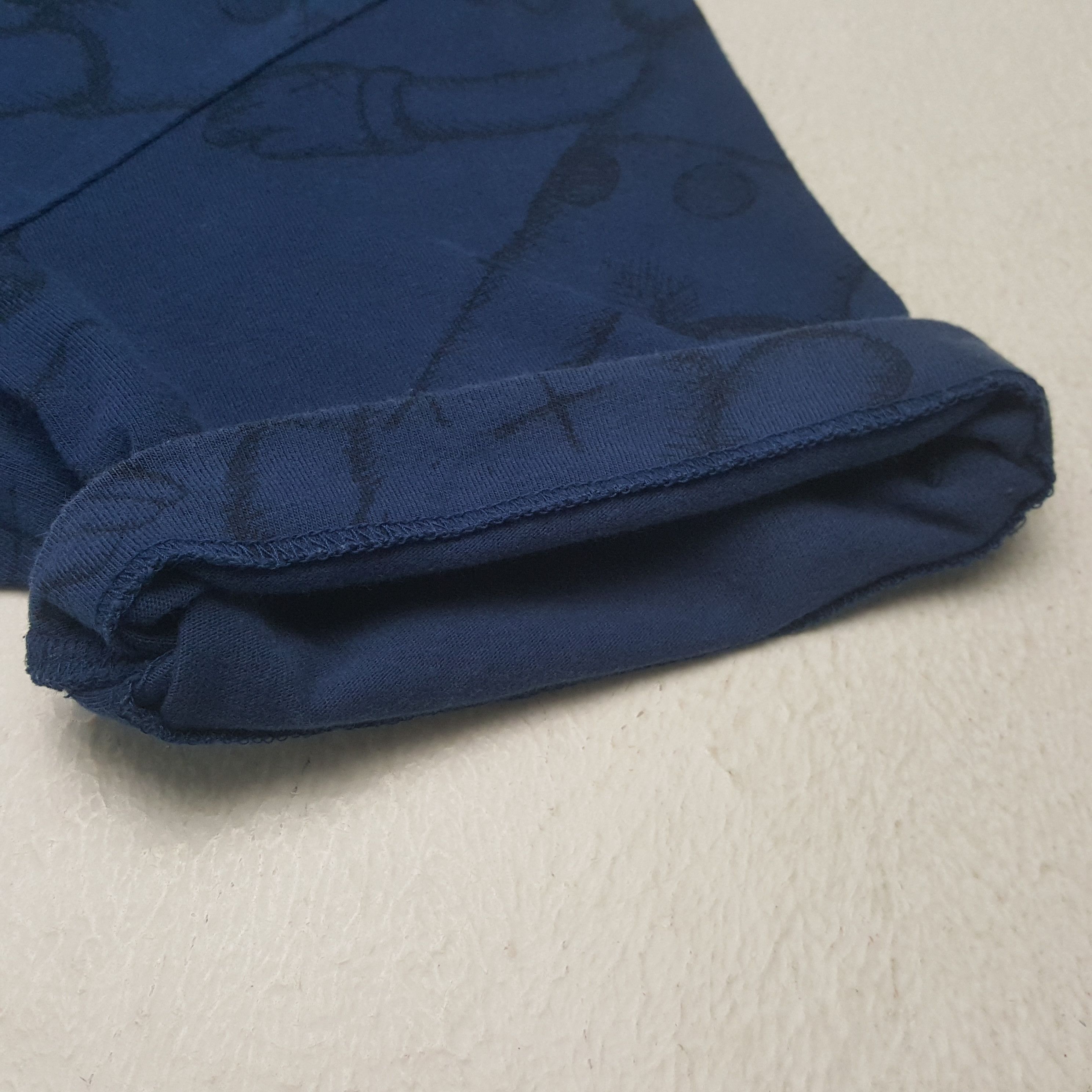 Kaws × Uniqlo Uniqlo X Kaws Streetwear Style Tshirt RR25 Size US M / EU 48-50 / 2 - 7 Thumbnail