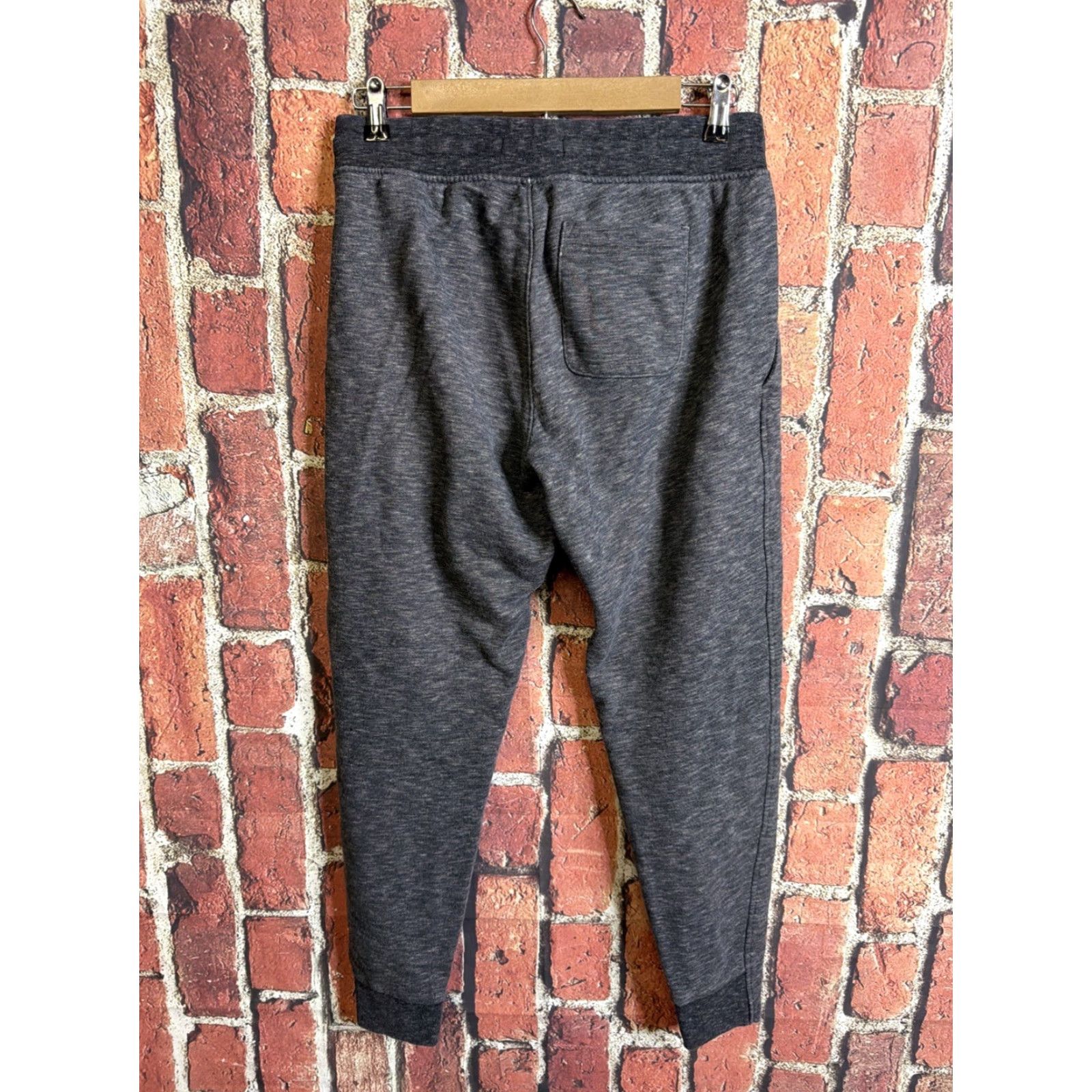Banana Republic Banana Republic Joggers Mens M Gray Heather Tapered Leg Sweatpants Drawstring Size US 31 - 3 Thumbnail