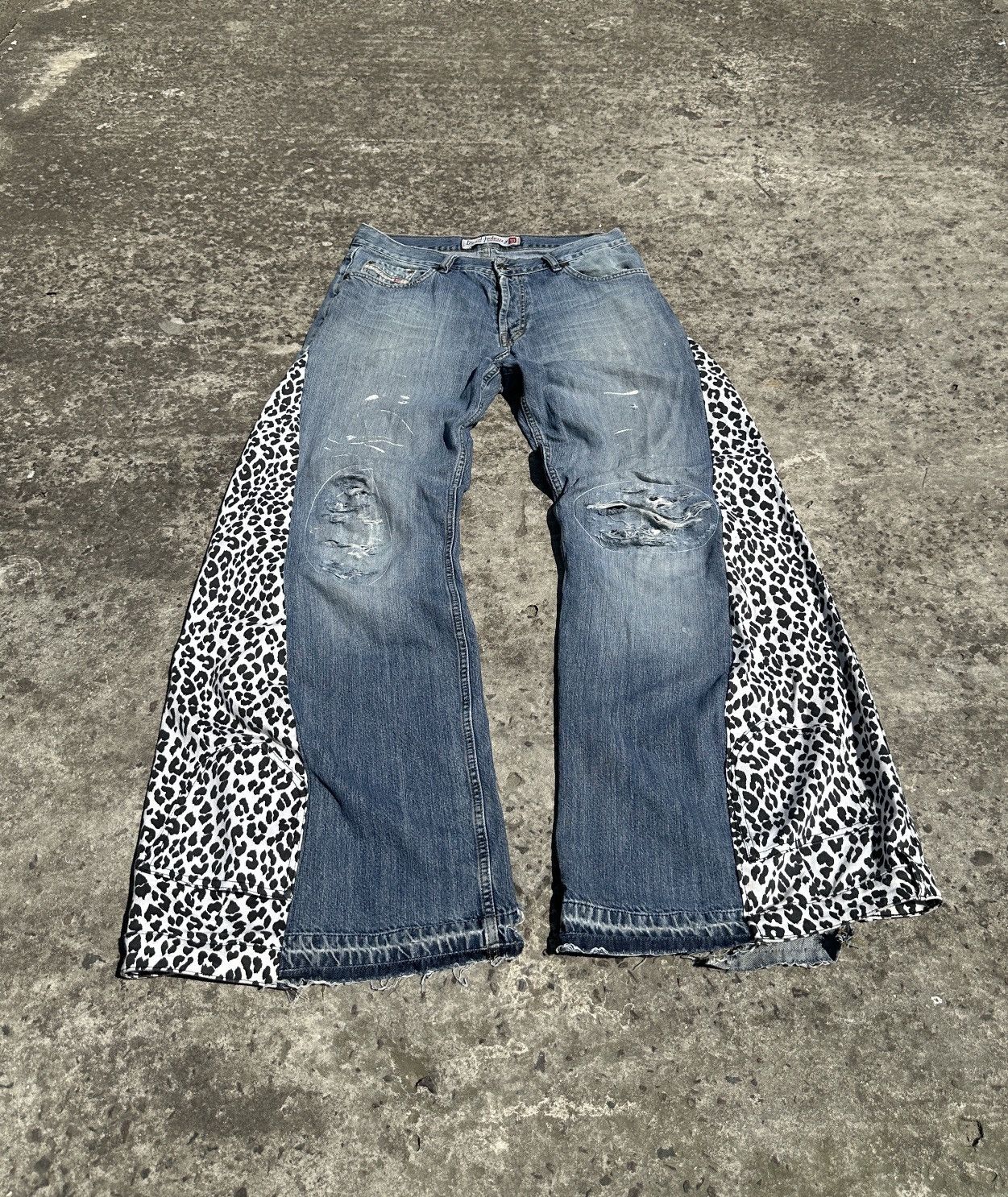 Diesel Y2K Very Baggy Custom Jeans Diesel Leopard Avant Garde Opium Size US 34 / EU 50 - 1 Thumbnail