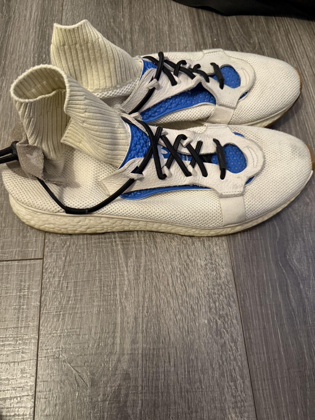 Adidas × Alexander Wang Alexander Wang x Adidas Run Size US 12 / EU 45 - 2 Thumbnail