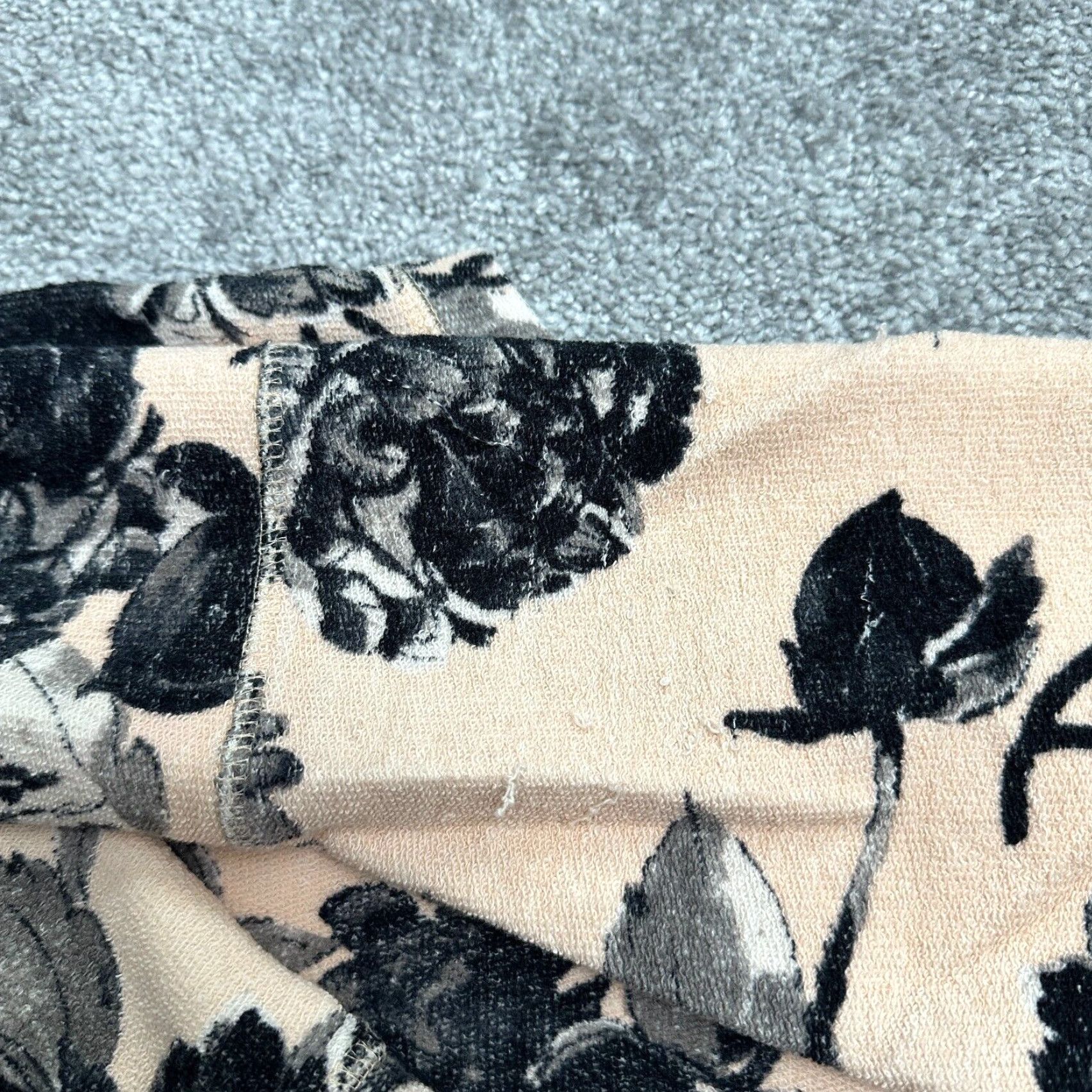 Zara VINTAGE? No — Zara Sweatshirt Raglan Women M Black Multi Floral Logo - Classic Flower Outdoor, Casual, Travel, 41 in Chest, Cotton Blend, 60s? Size M / US 6-8 / IT 42-44 - 4 Thumbnail
