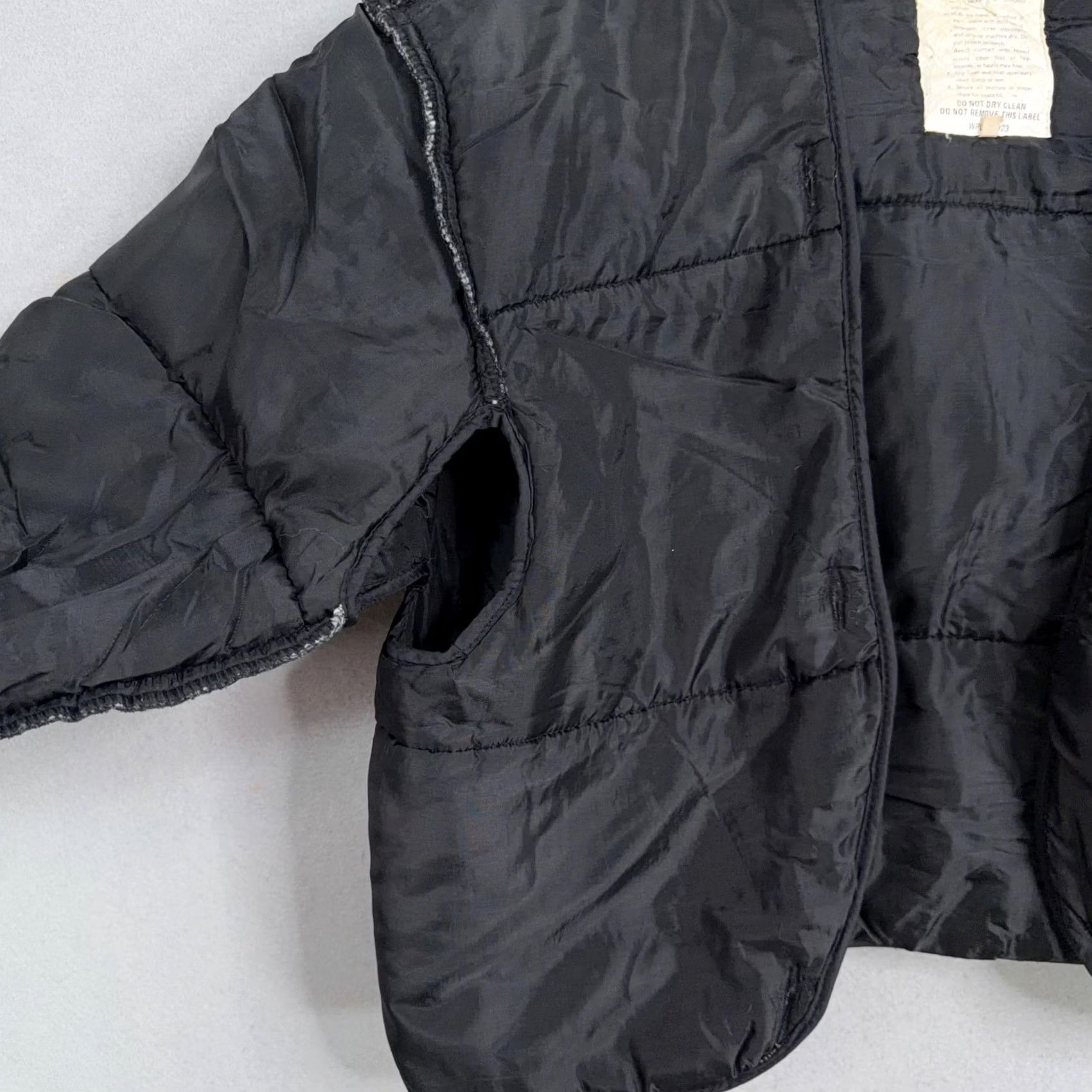 Vintage Liner Pilot Jacket M90 Mens Medium Black Quilted Nylon Padded Military Outdoor Workwear Jacket Size US M / EU 48-50 / 2 - 4 Thumbnail