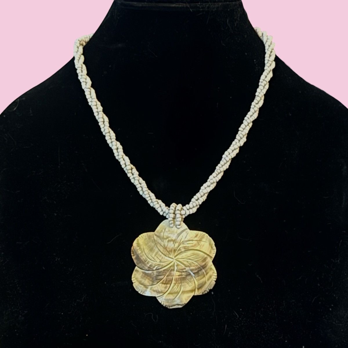 Vintage Vintage white beaded mother of pearl flower necklace Size ONE SIZE - 1 Thumbnail
