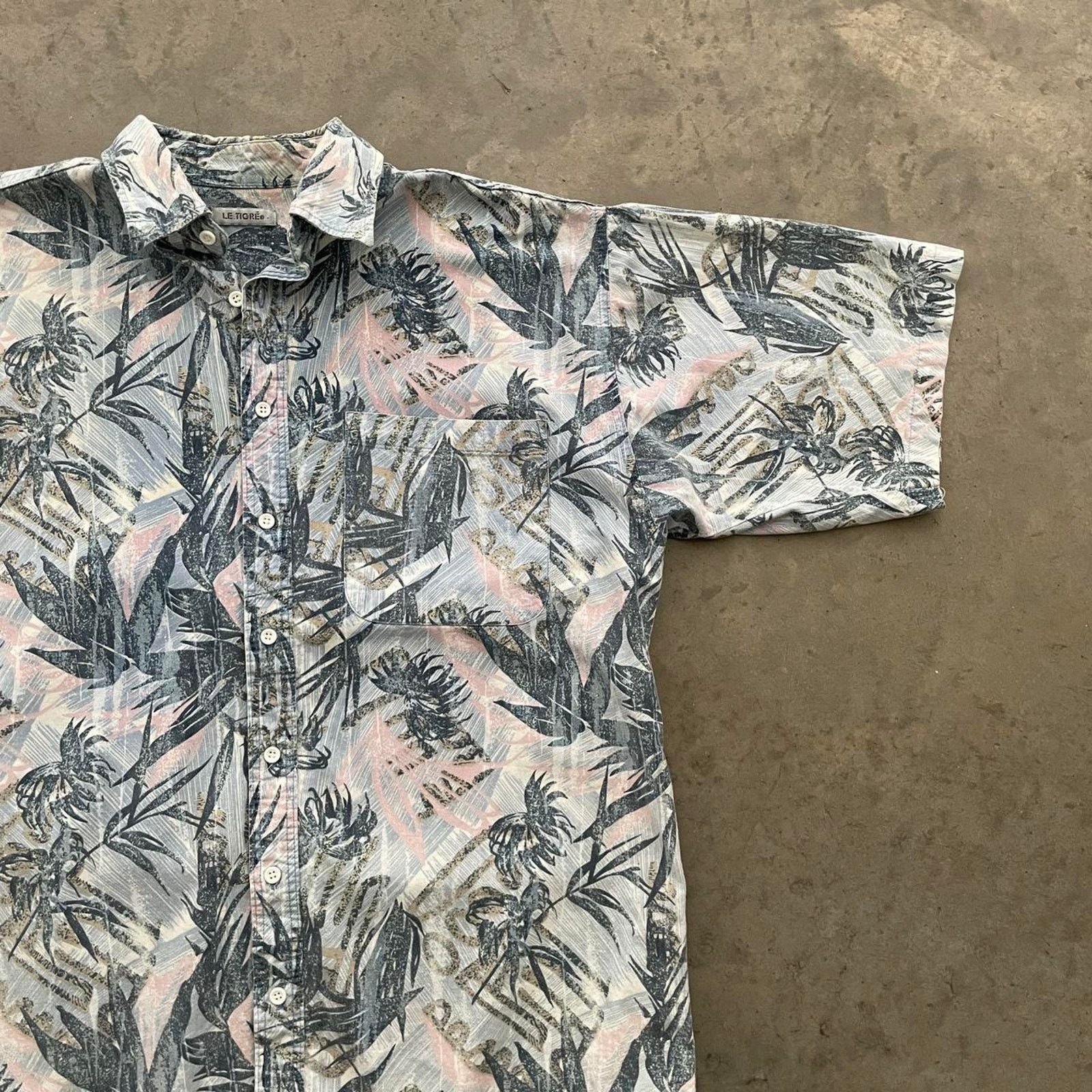 Vintage Vintage Le Tigre Light Blue Tropical Button Up Shirt Size US L / EU 52-54 / 3 - 3 Thumbnail