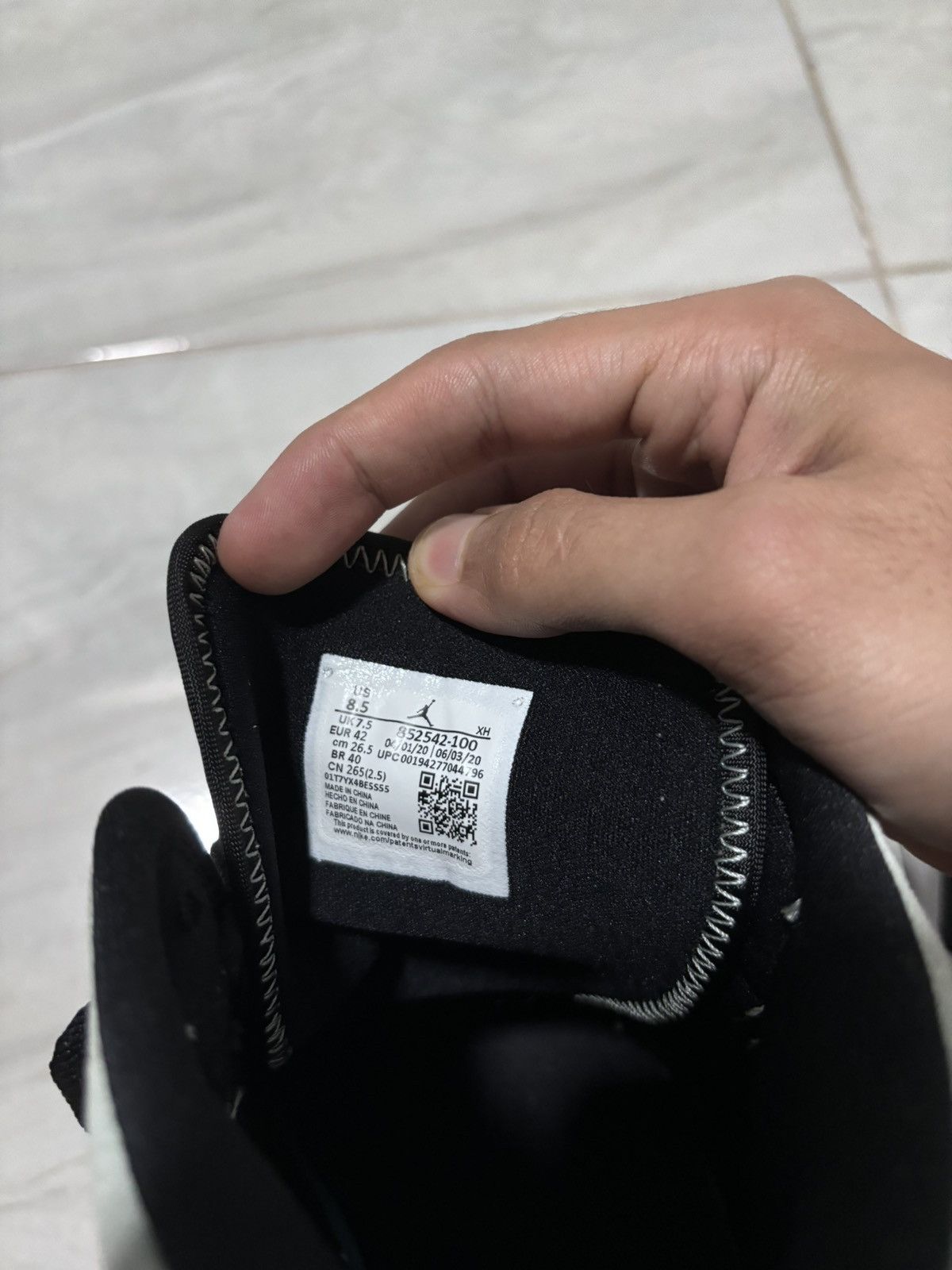 Nike AIR JORDAN 1 MID SE “RED BLACK TOE” Size US 8.5 / EU 41-42 - 2 Thumbnail