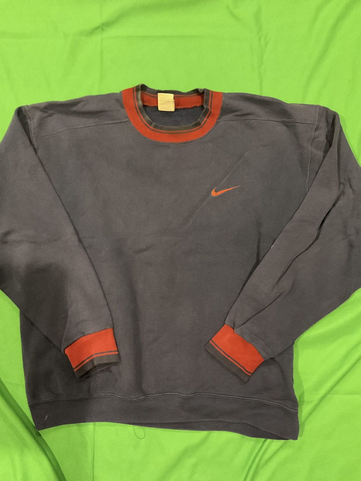 Nike × Vintage Vintage Nike sweatshirt with red embroidery Size US L / EU 52-54 / 3 - 1 Thumbnail