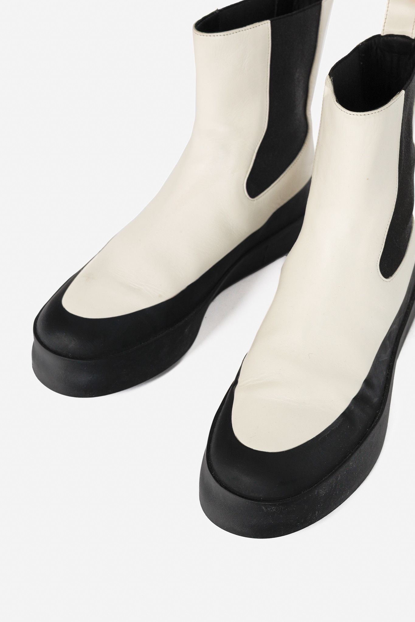 NEOUS NEOUS Zaniah Cream & Black Platform Chelsea Boots Size US 6.5 / IT 36.5 - 6 Thumbnail