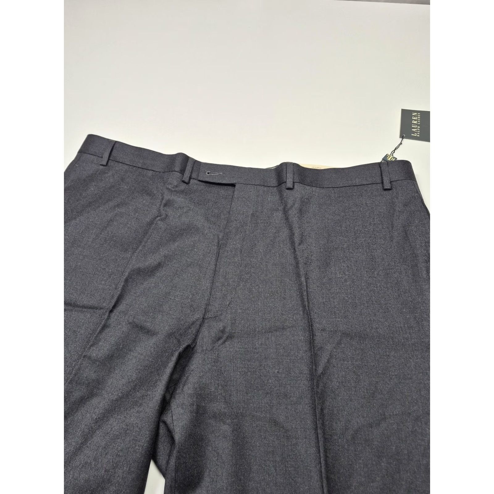 Ralph Lauren VINTAGE Lauren Ralph Lauren Dress Pants Mens 44x34 Wool Pleated Classic Fit NWT Gray/Wool Dress Pants Mens 44 Size US 44 / EU 60 - 2 Thumbnail