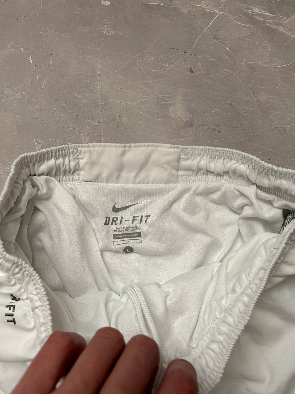 Nike Vintage Nike Manchester United Shorts Size US 34 / EU 50 - 6 Thumbnail