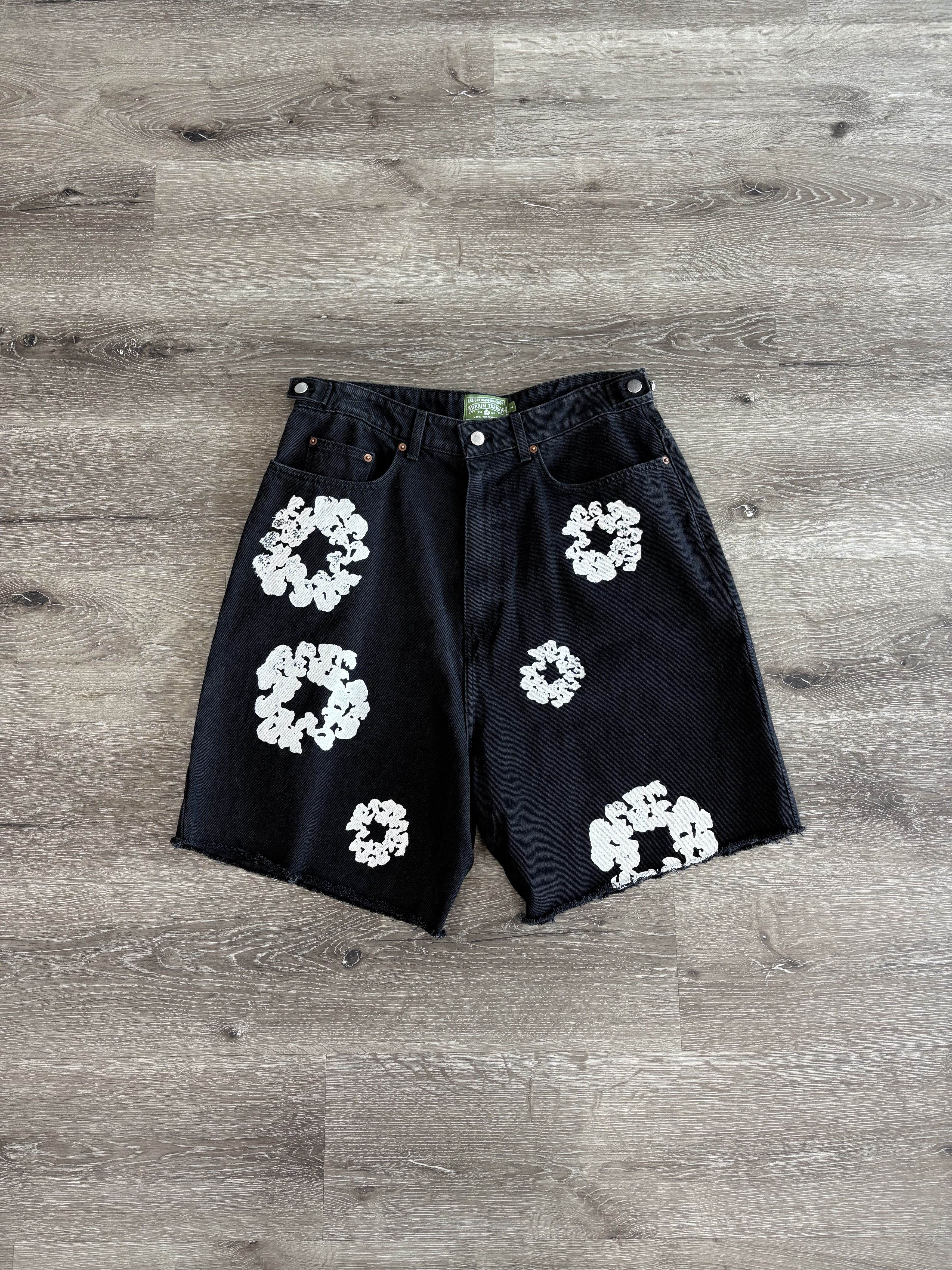 DENIM TEARS Denim Tears "The Cotton Wreath" Jean Short (Black) Size US 32 / EU 48 - 1 Thumbnail