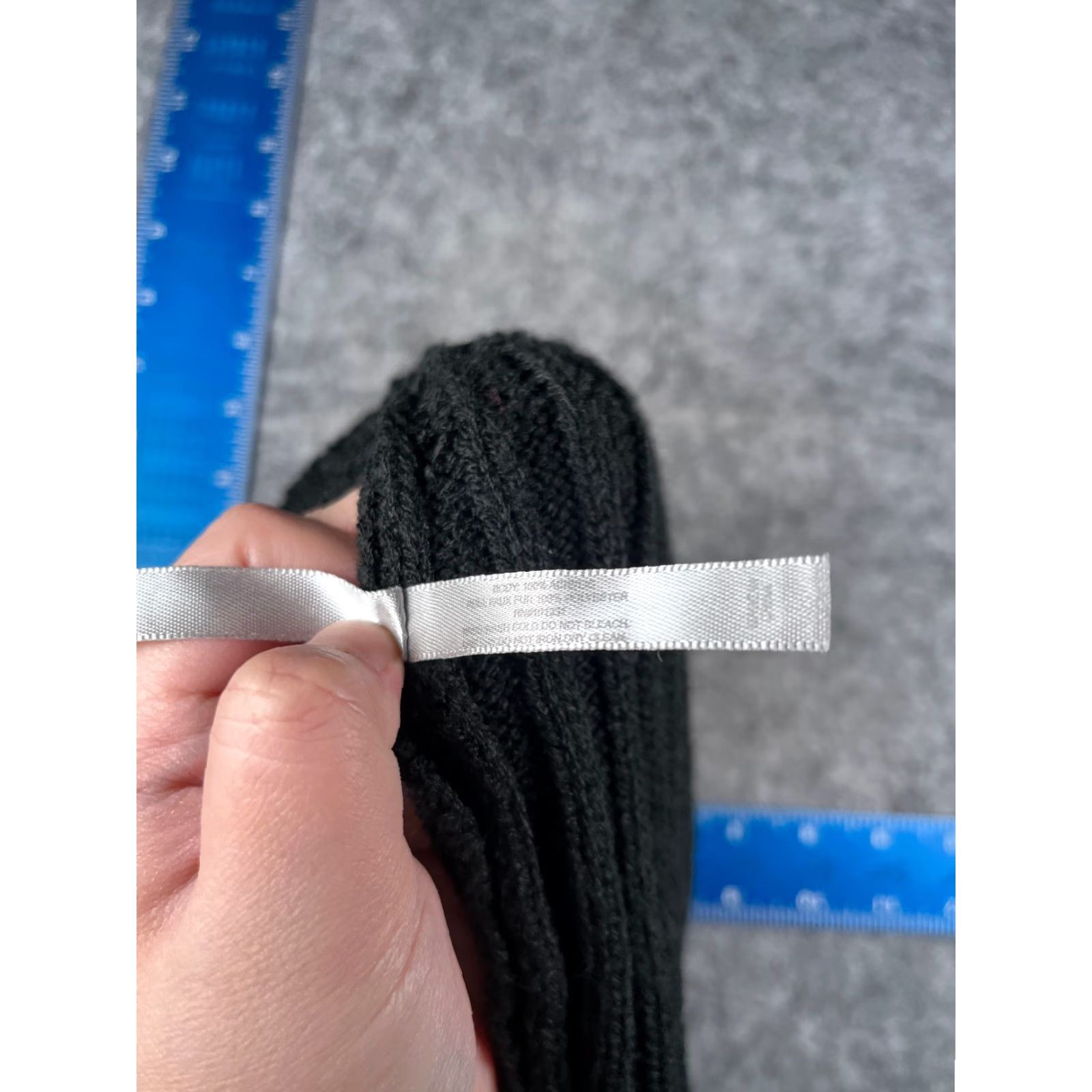 Vintage VINTAGE Charlotte Russe Beanie Hat Adult One Size Black Knit Acrylic Faux Fur Pom Outdoor Ski Casual Fall Winter Women Size ONE SIZE - 8 Thumbnail