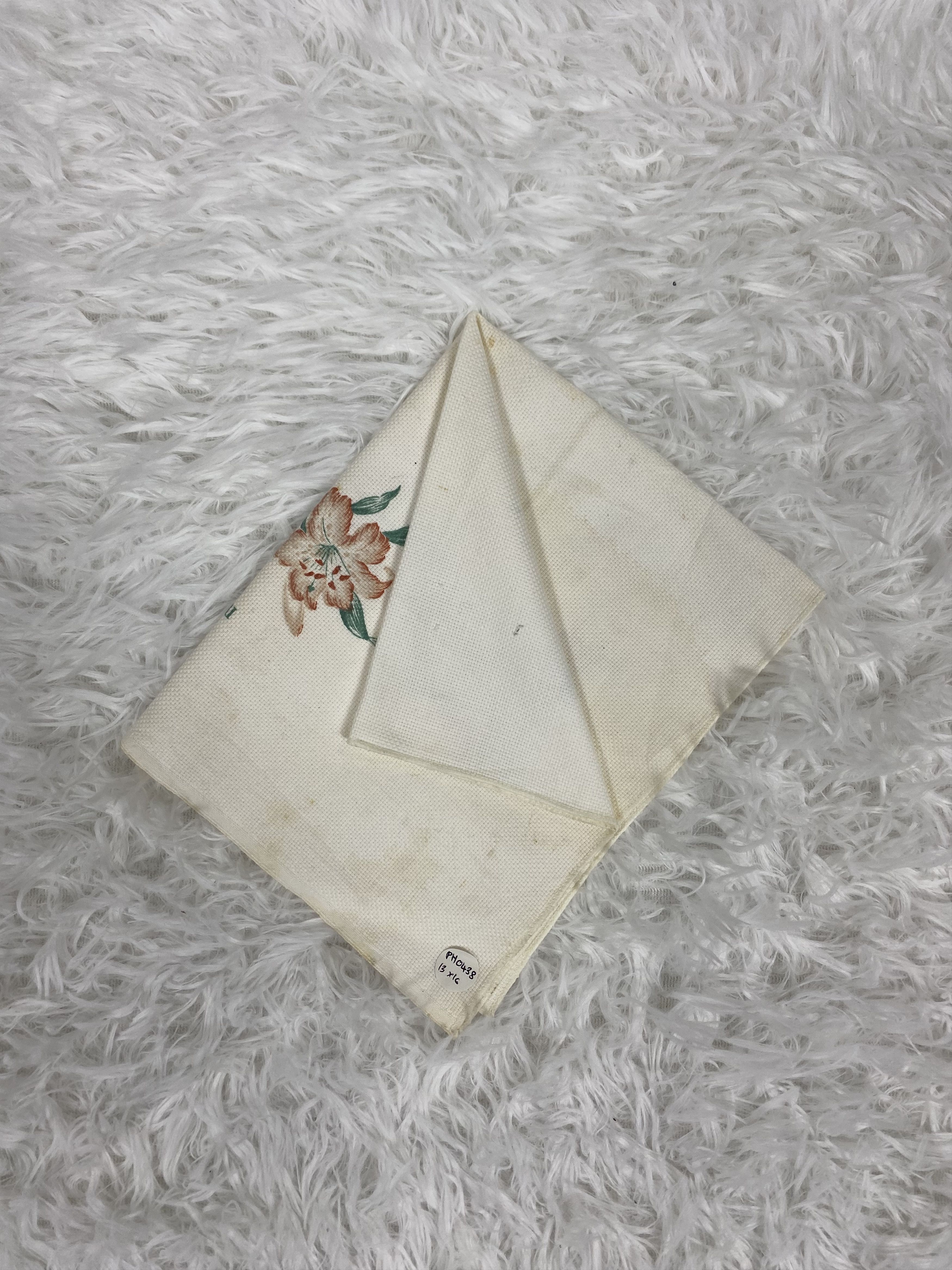 Hanae Mori Vintage Hanae Mori Handkerchief Neckerchief Ph0438 Size ONE SIZE - 1 Thumbnail