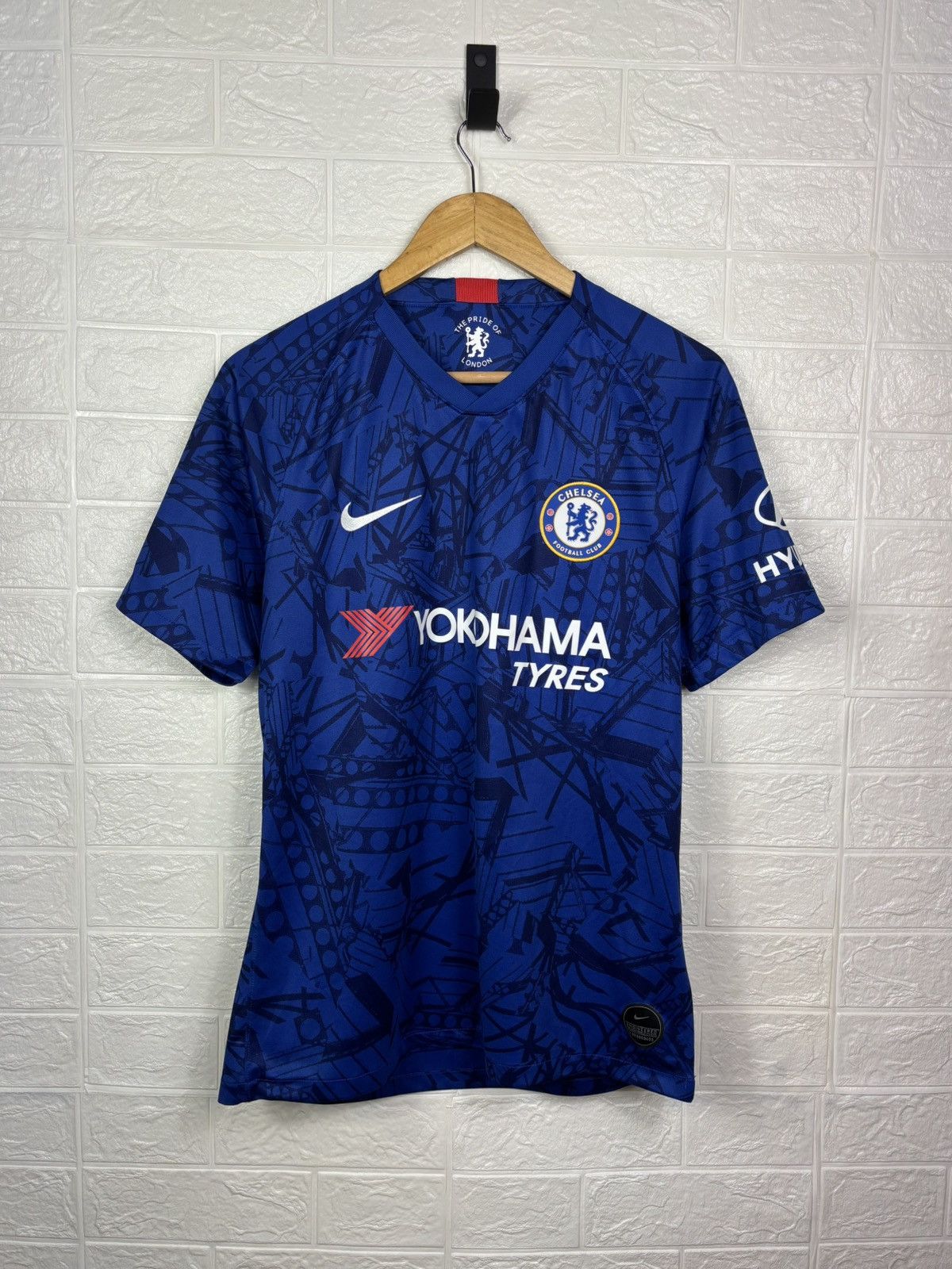 Nike CHELSEA 2019 2020 HOME FOOTBALL SHIRT SOCCER JERSEY NIKE Size US M / EU 48-50 / 2 - 1 Thumbnail