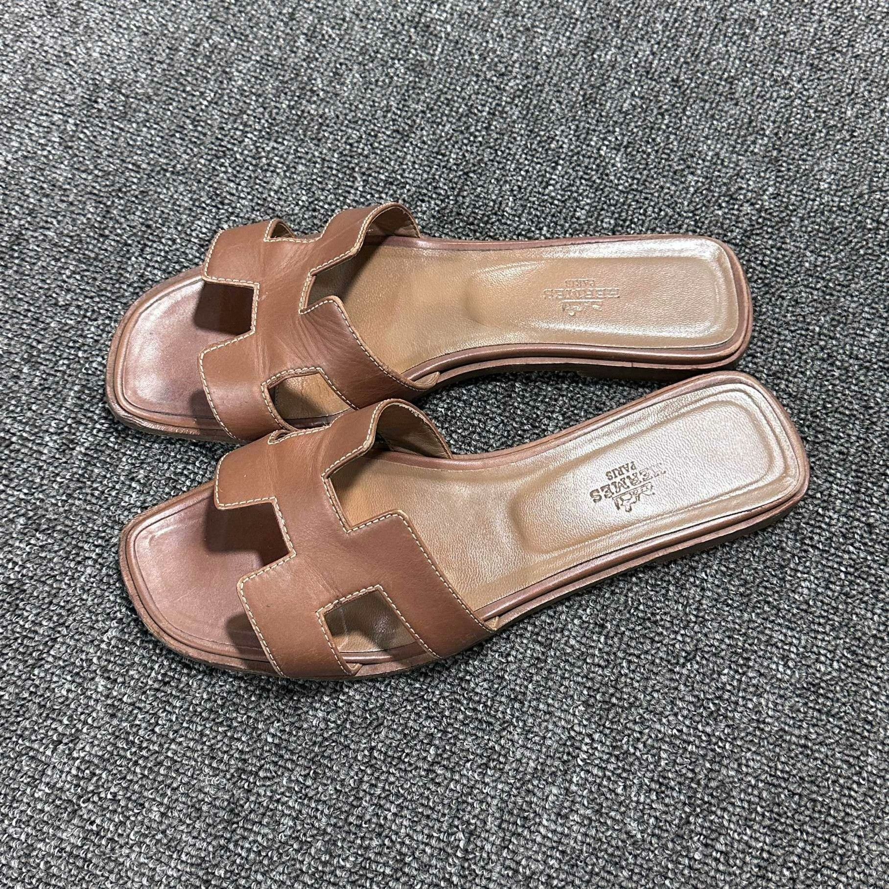 Hermes Hermes Brown Sandals 38.5 Women Size US 7.5 / IT 37.5 - 1 Thumbnail