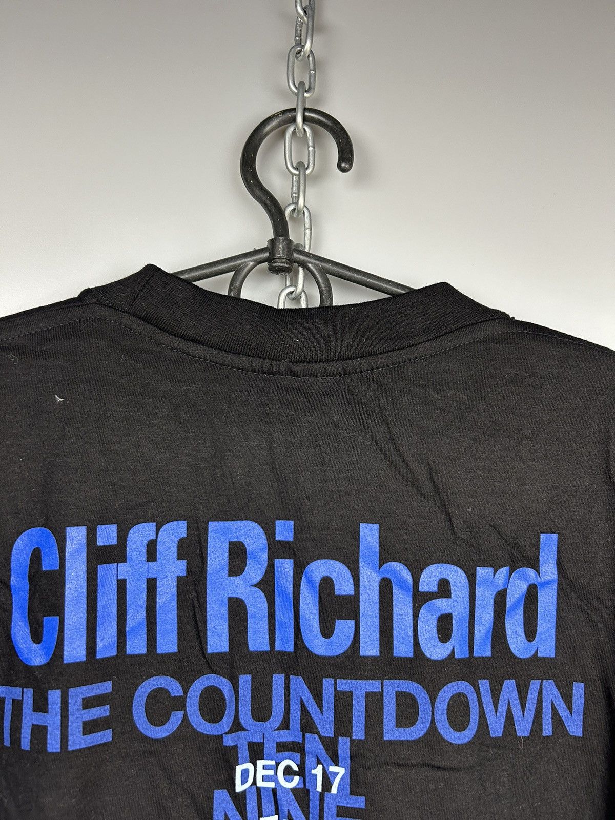 Band Tees Vintage Cliff Richard Millennium Band Tee Music Size US M / EU 48-50 / 2 - 10 Thumbnail
