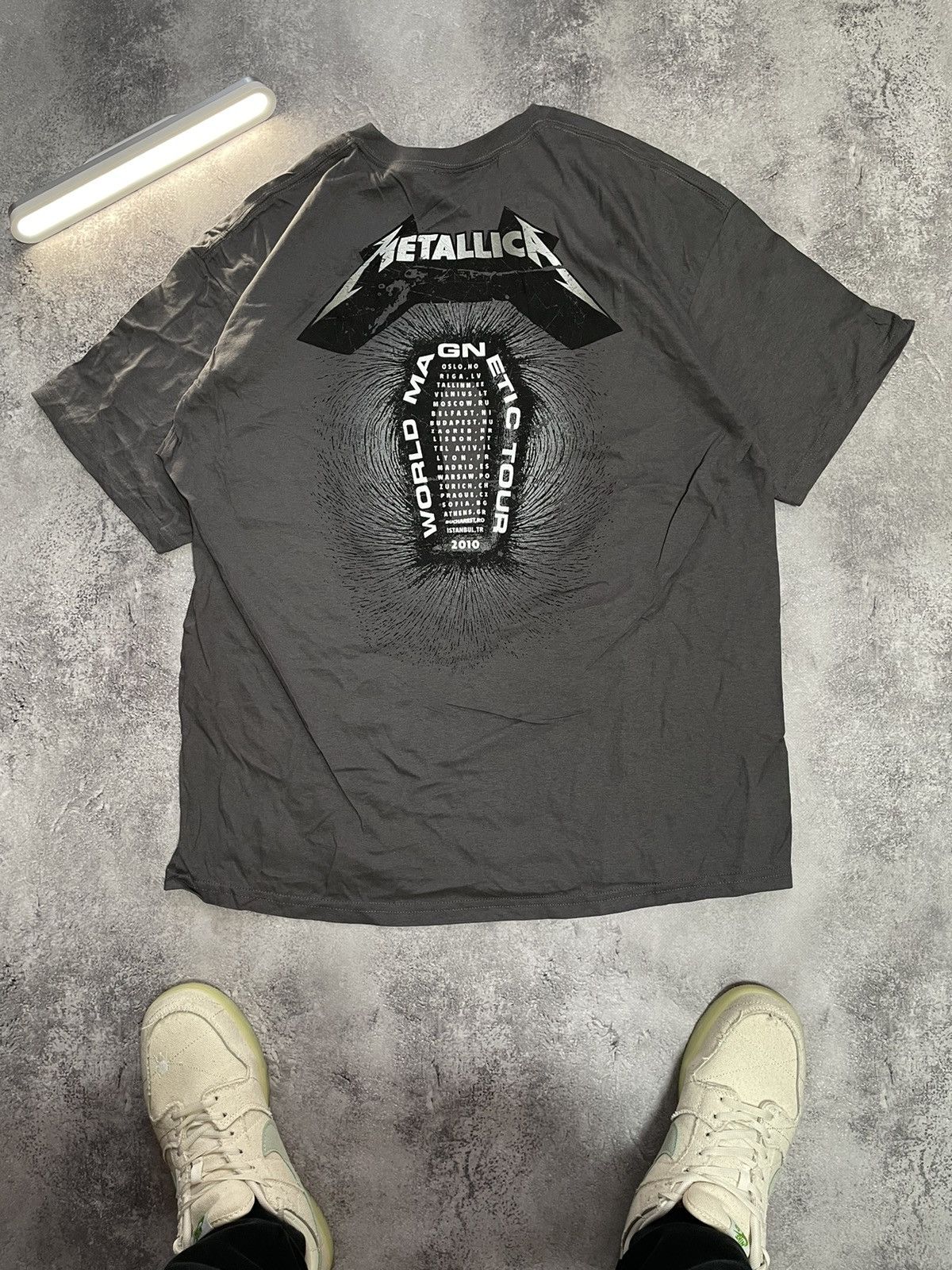 Band Tees Vtg Y2K Metallica Death Magnetic World Tour Tee XL Fade Size US XL / EU 56 / 4 - 5 Thumbnail