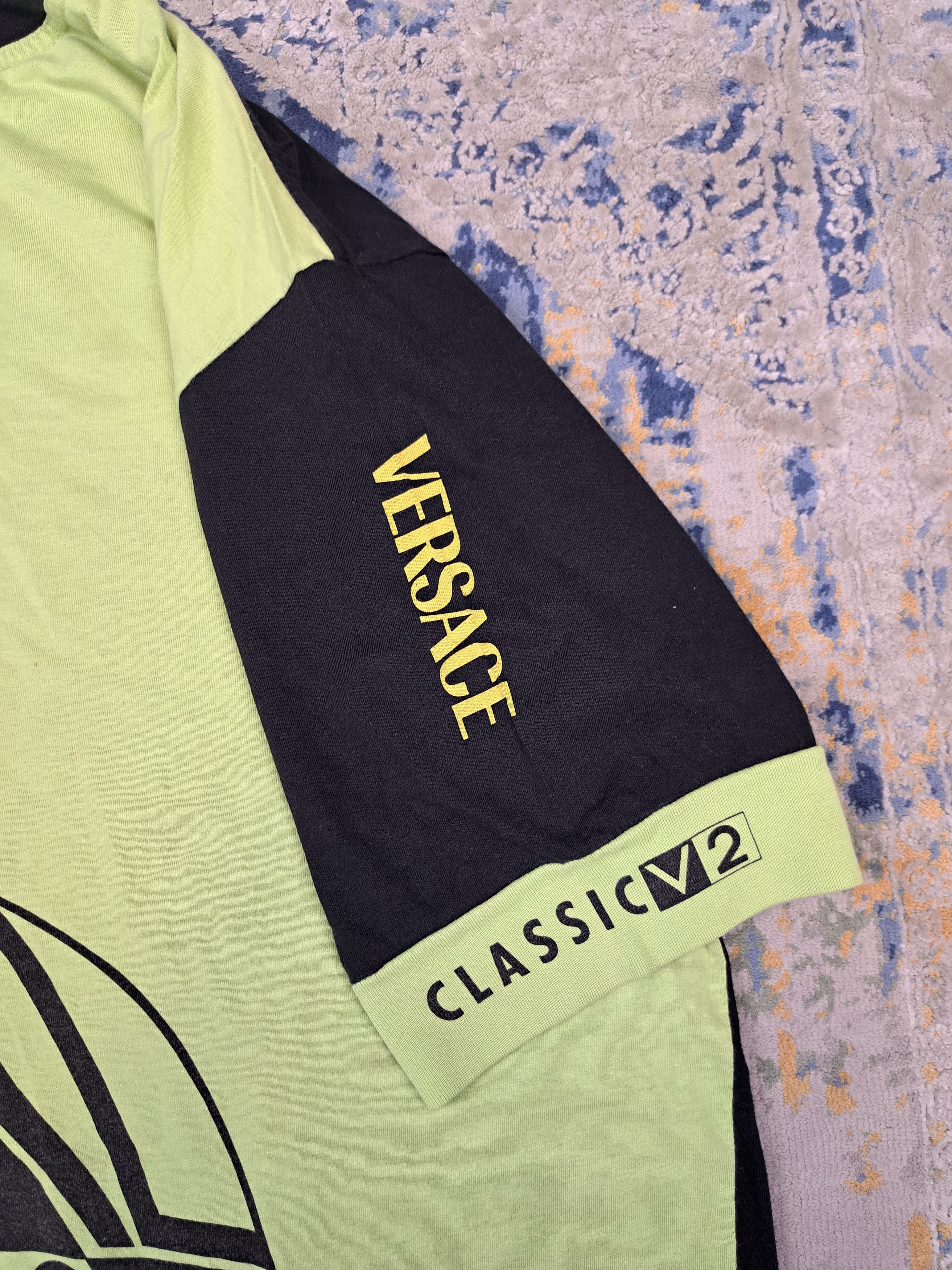 Versace Vintage 90s Versace Avant Garde Tee Archive Designer Size US XL / EU 56 / 4 - 4 Thumbnail