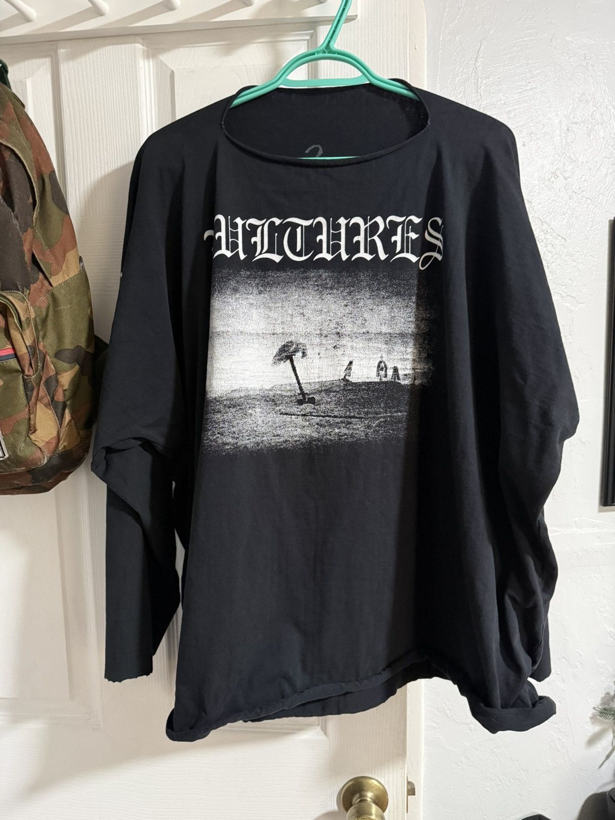 Yeezy vultures longsleeve