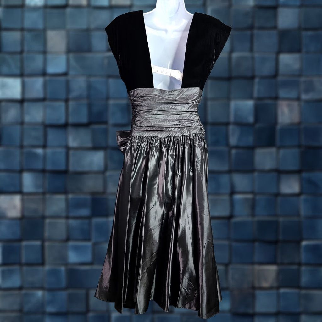 Velvet Vintage Patty O’Neil Grey Black Satin Velvet Cocktail Dress 7/8 Made USA Size M / US 6-8 / IT 42-44 - 1 Thumbnail
