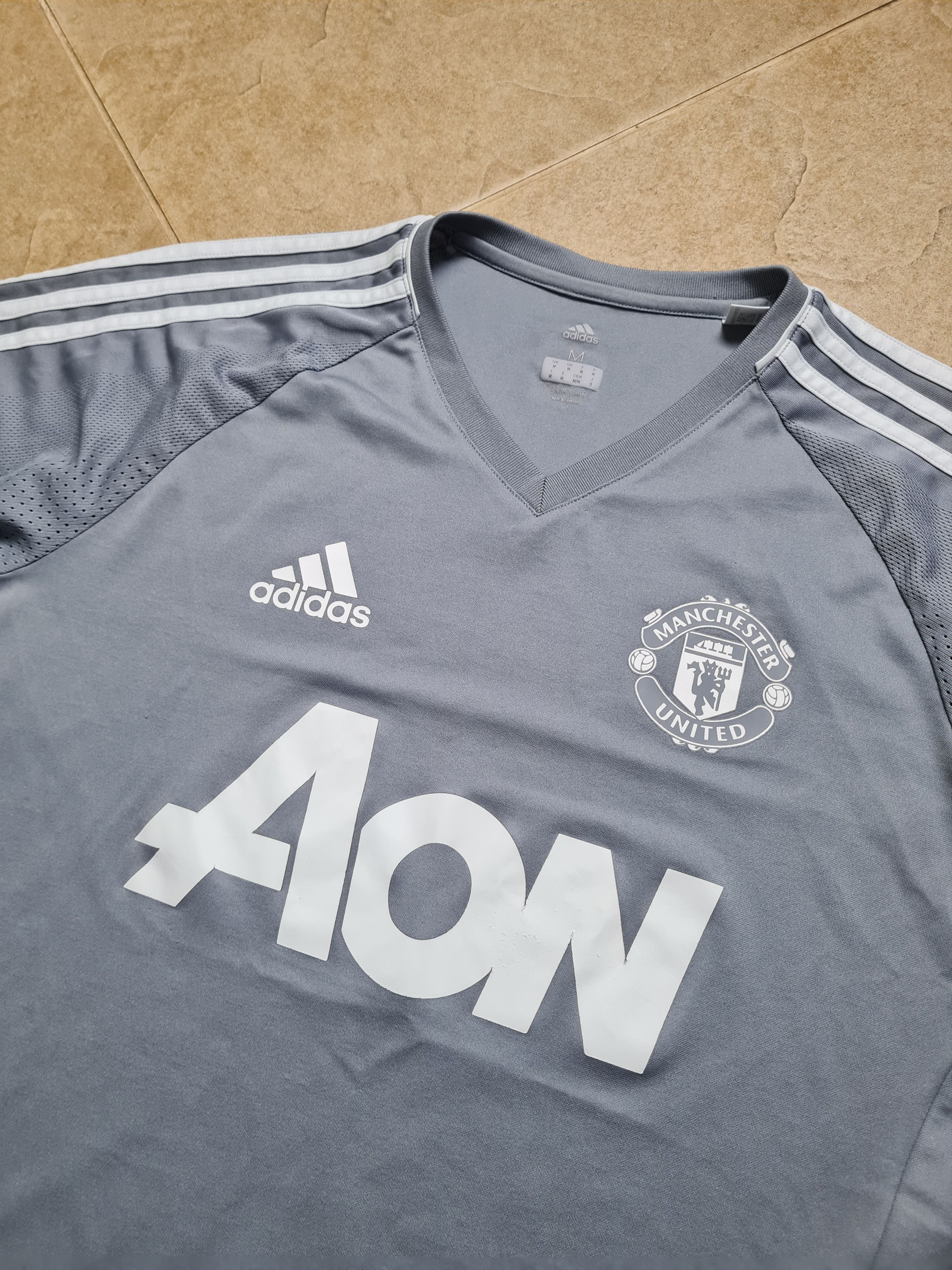 Adidas MANCHESTER UNITED ADIDAS 2017/2018 SIZE M BS4436 Size US M / EU 48-50 / 2 - 2 Thumbnail