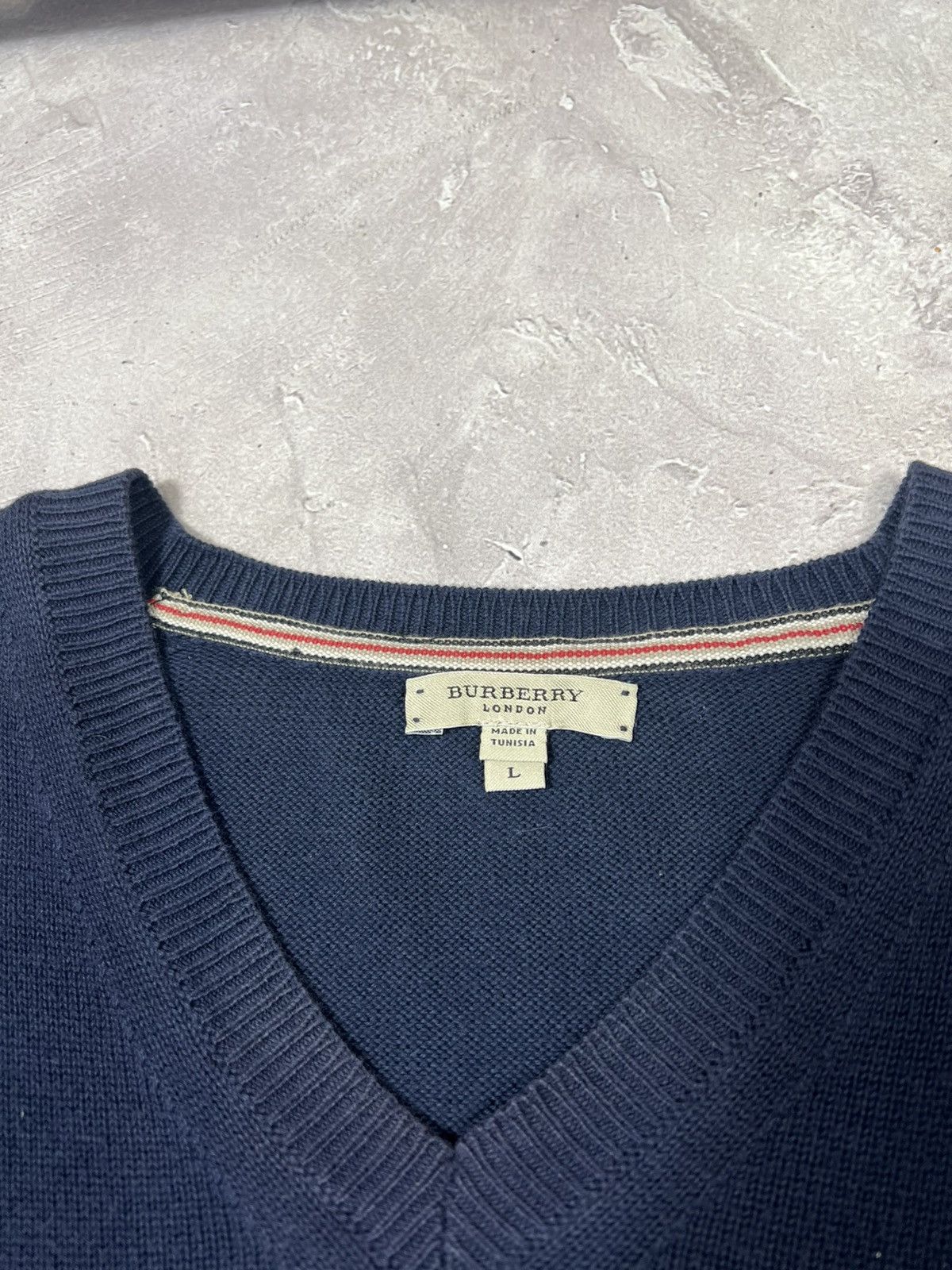 Burberry Vintage Burberry Y2k V-neck Sweater Size US L / EU 52-54 / 3 - 5 Thumbnail