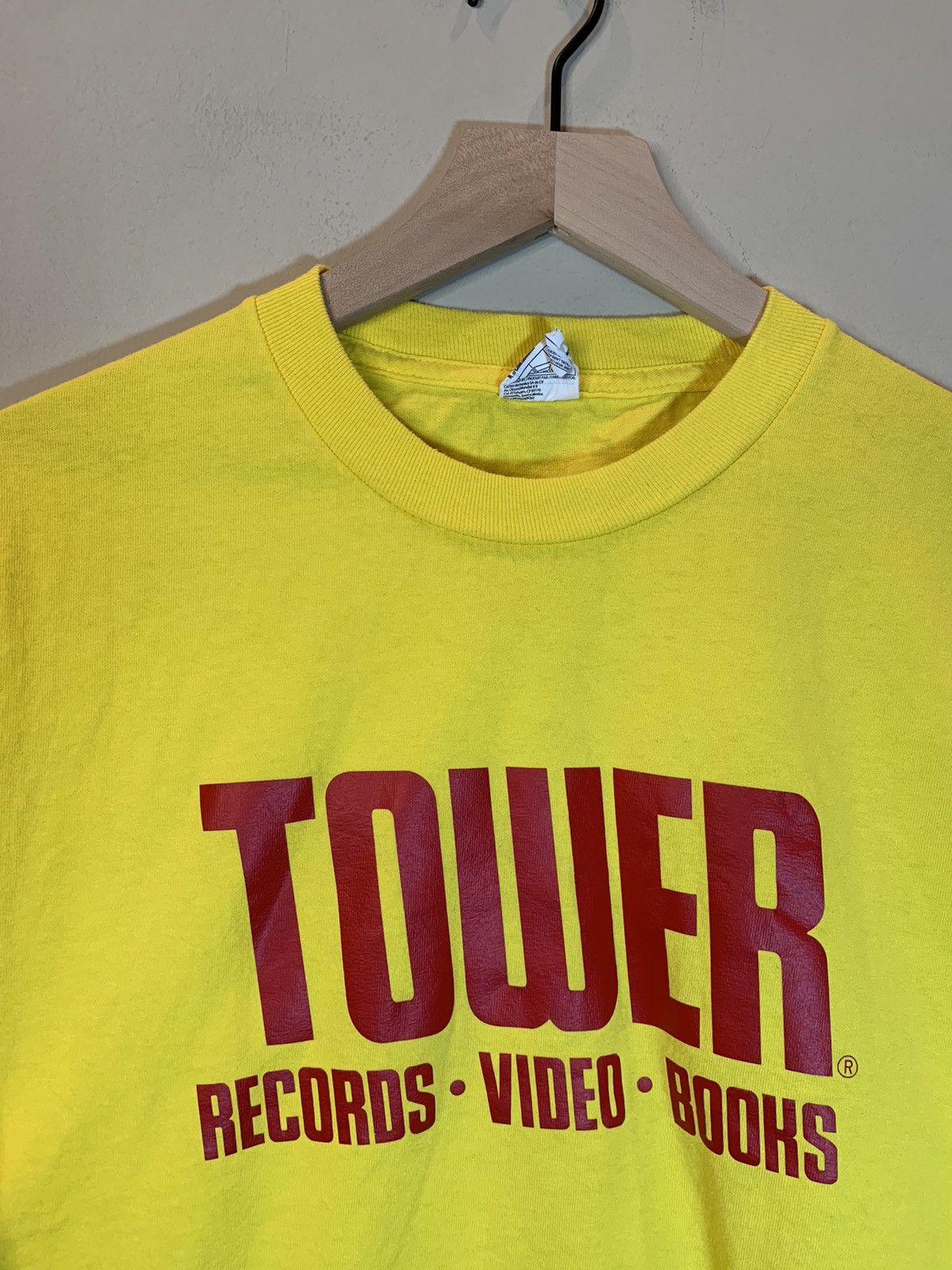 Band Tees × Vintage *RARE* Vintage Tower Records Video Books Promo Art T-Shirt L Size US L / EU 52-54 / 3 - 2 Thumbnail