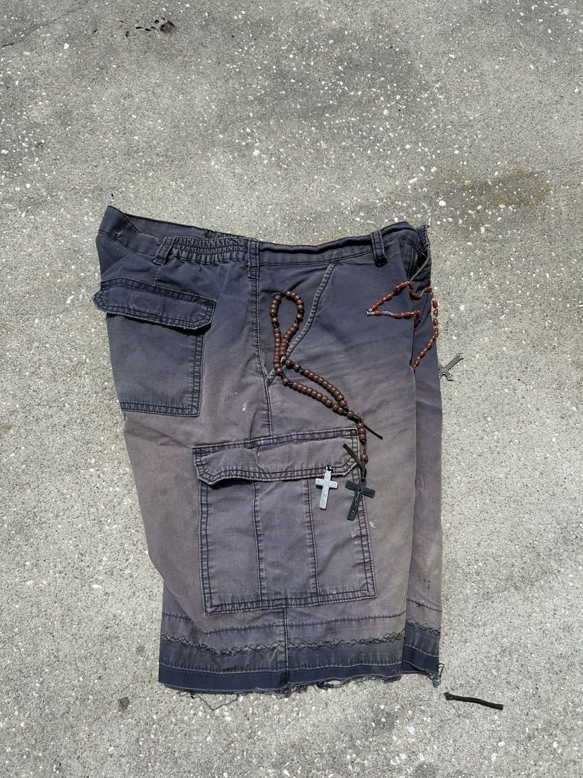 Other 1/1 Your World Vintage sunfaded navy blue cargo shorts Size US 34 / EU 50 - 5 Thumbnail